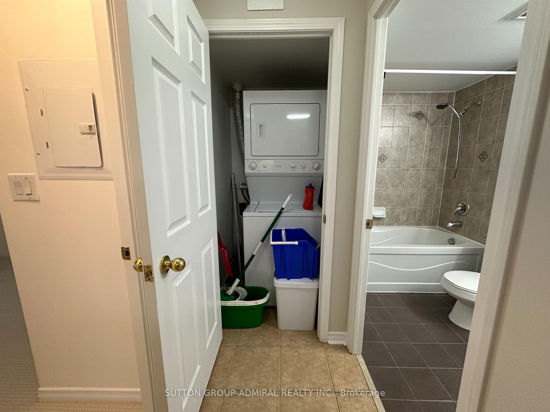 Photo 12 of Unit 911, 185 Oneida Crescent, Richmond Hill, Langstaff — HOMEH