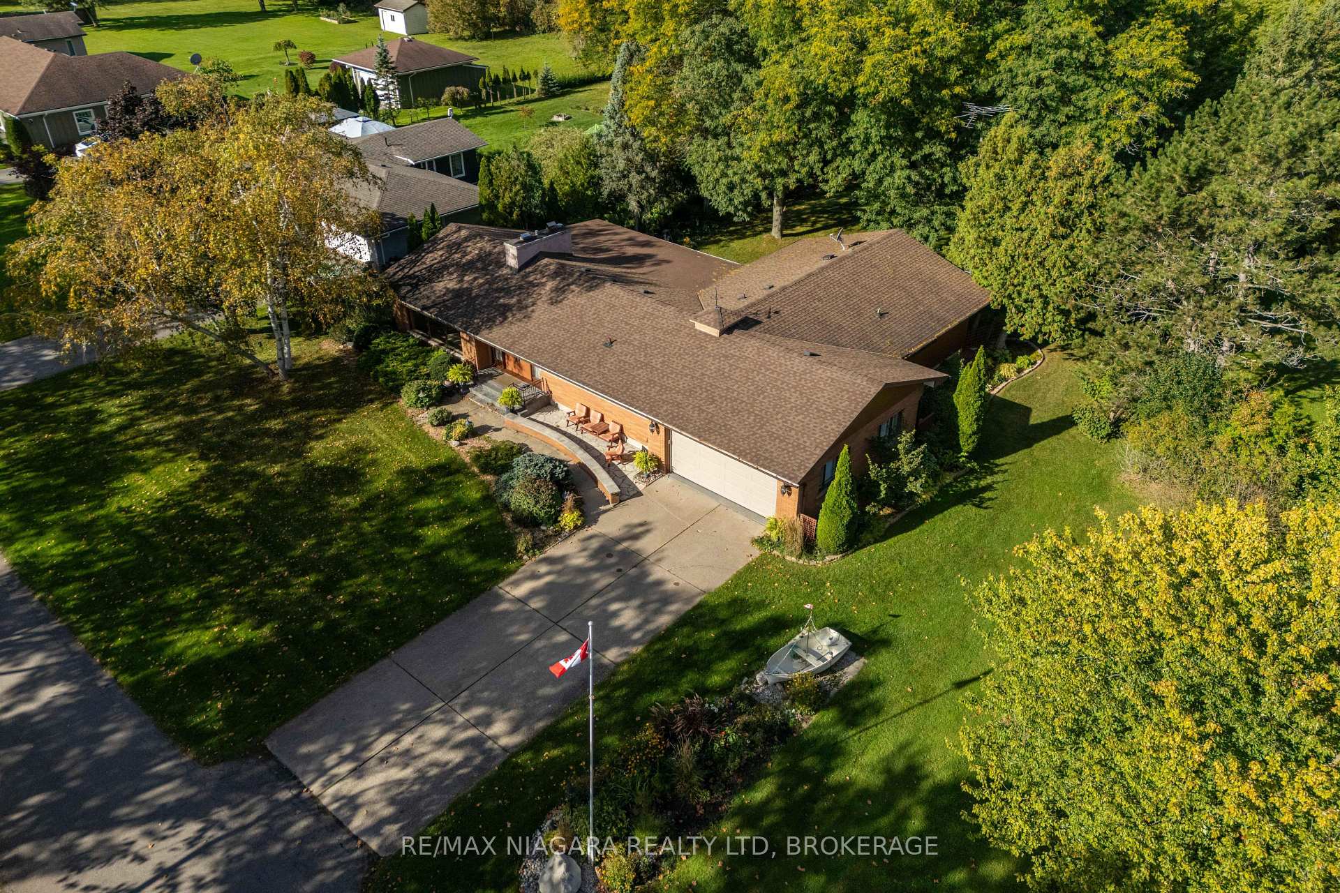 Photo 5 of 9985 Niagara River Parkway, Niagara Falls, Lyons Creek — HOMEH
