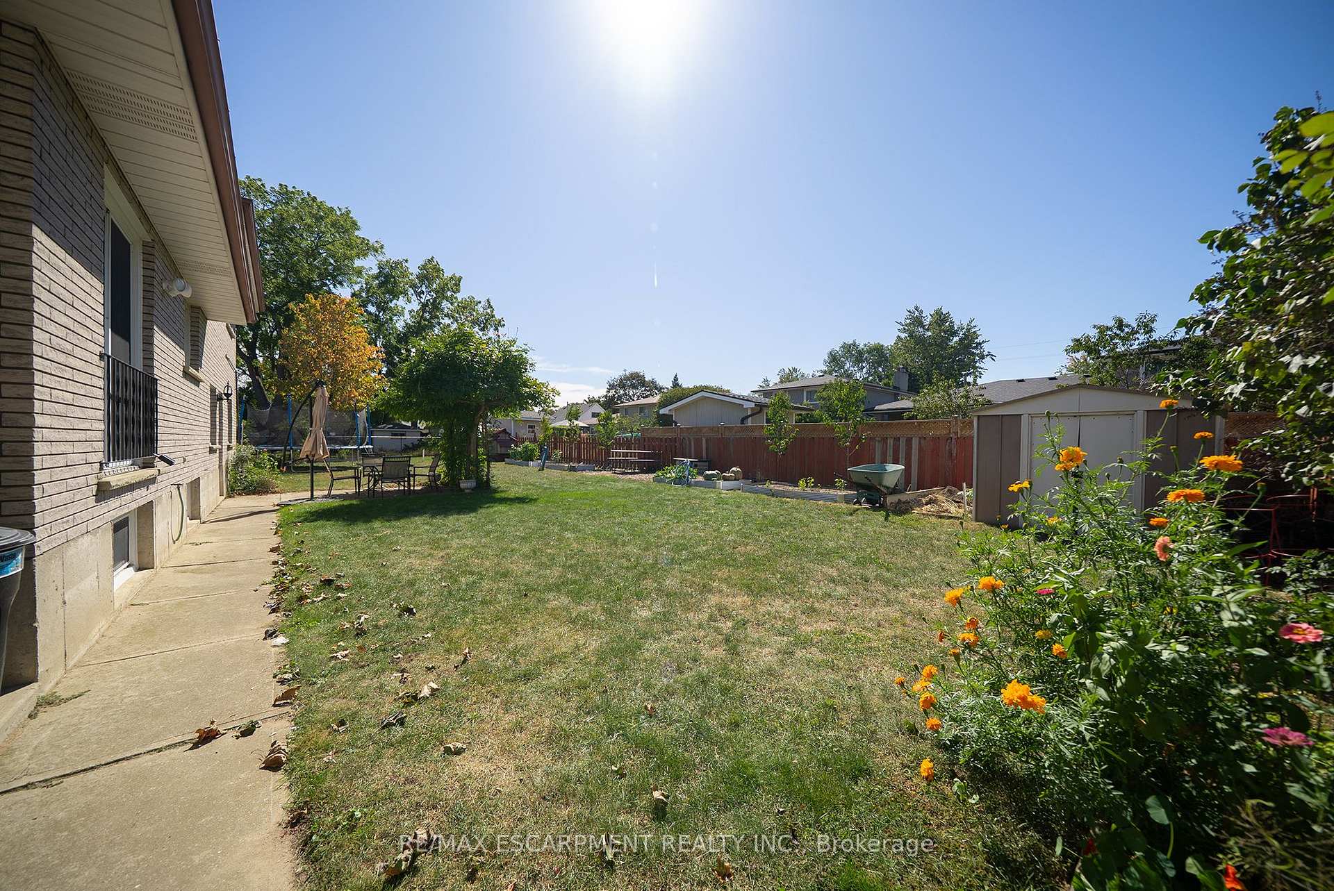 Photo 33 of 32 Avondale Crescent, Brantford, Echo Place — HOMEH