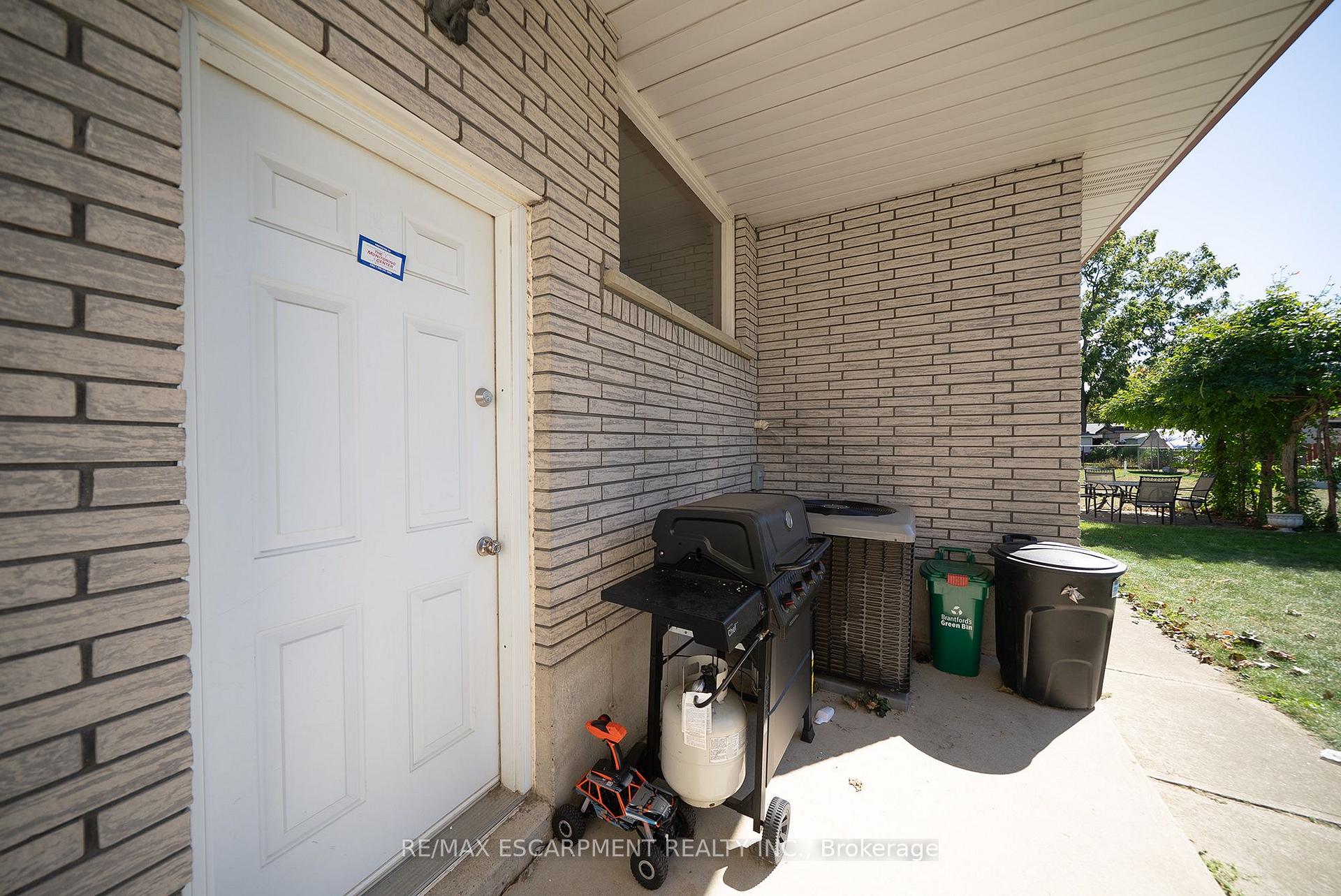 Photo 38 of 32 Avondale Crescent, Brantford, Echo Place — HOMEH