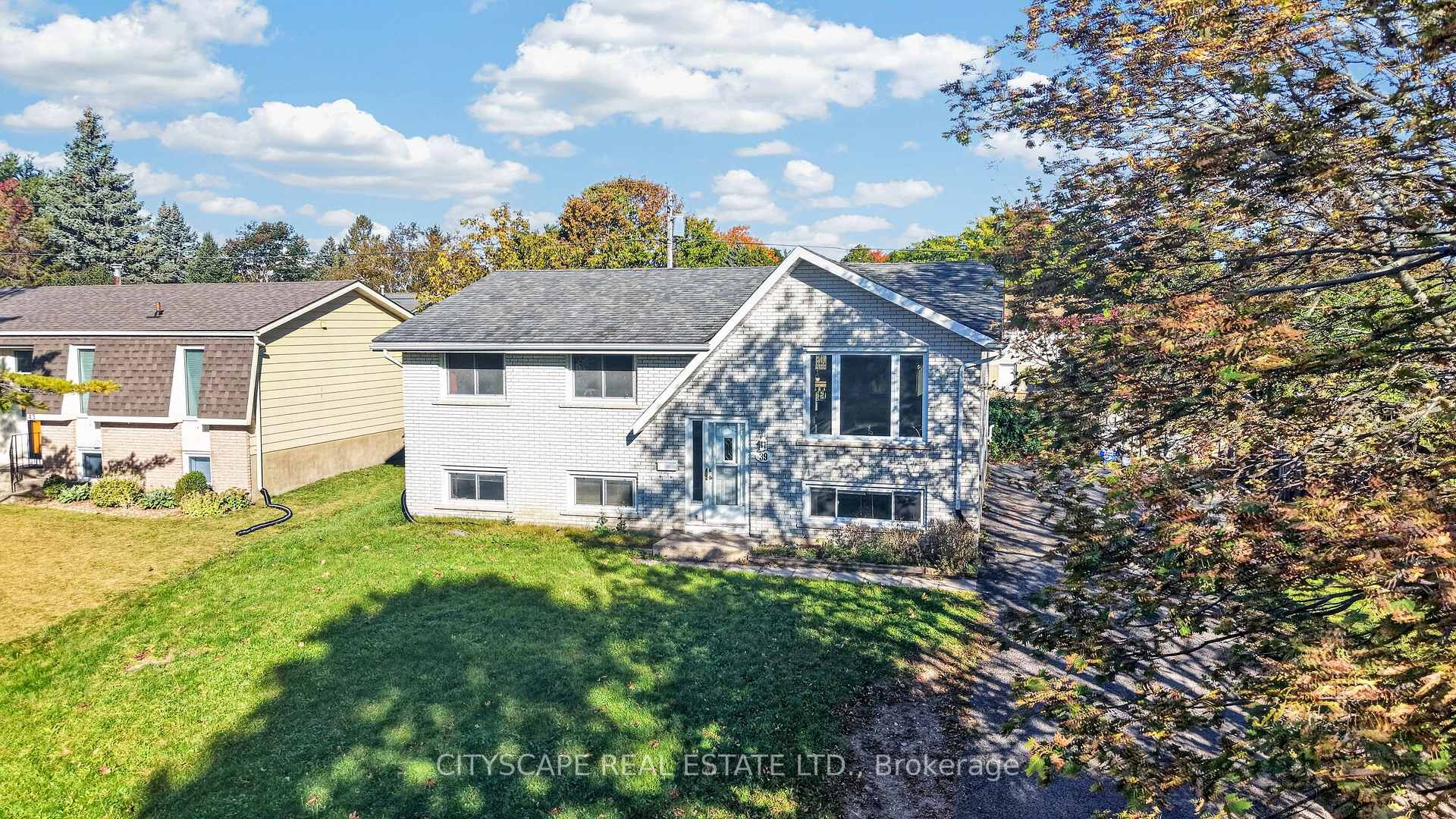 Photo 4 of 39 Huff Avenue, Loyalist, Amherstview — HOMEH