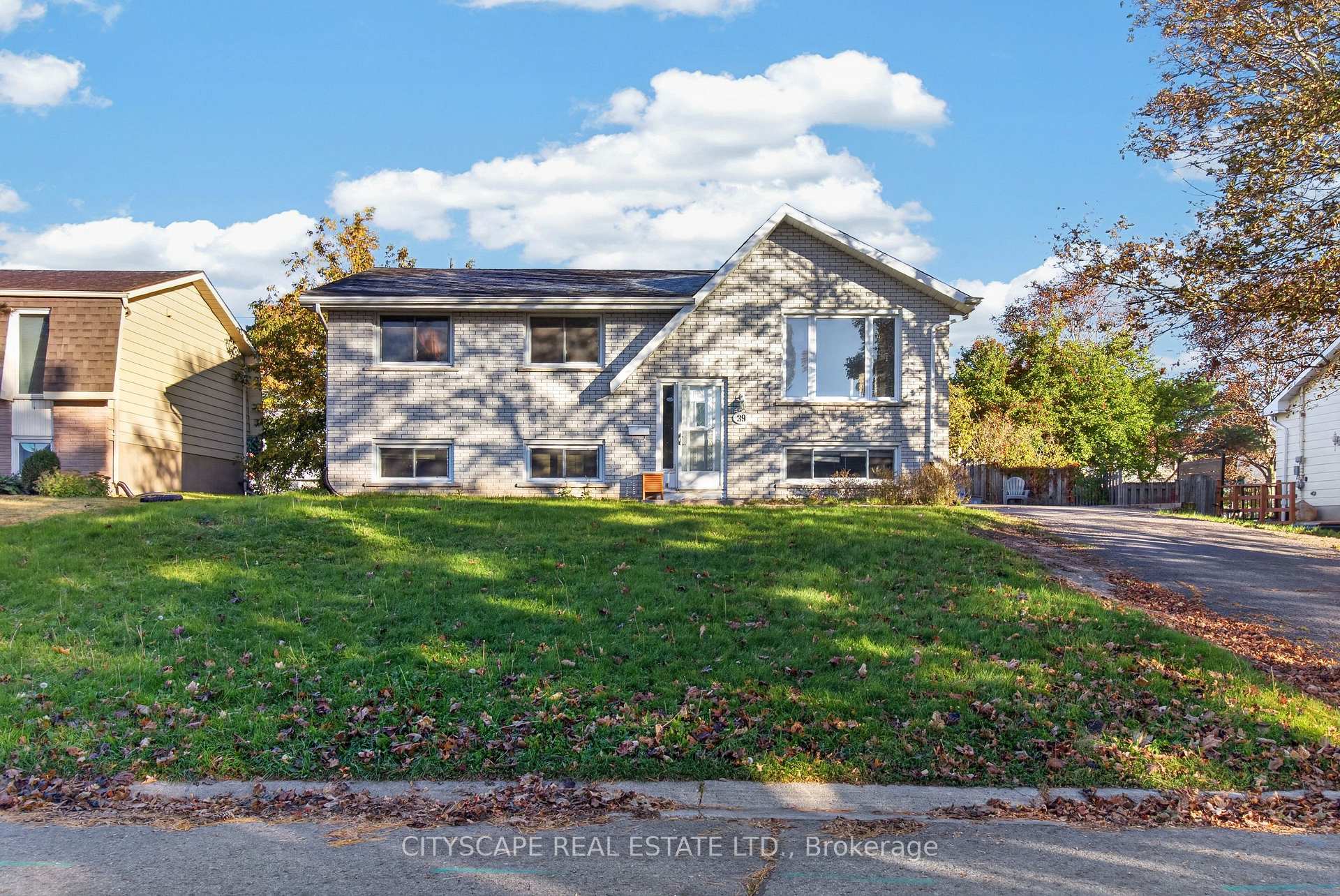 Photo 10 of 39 Huff Avenue, Loyalist, Amherstview — HOMEH