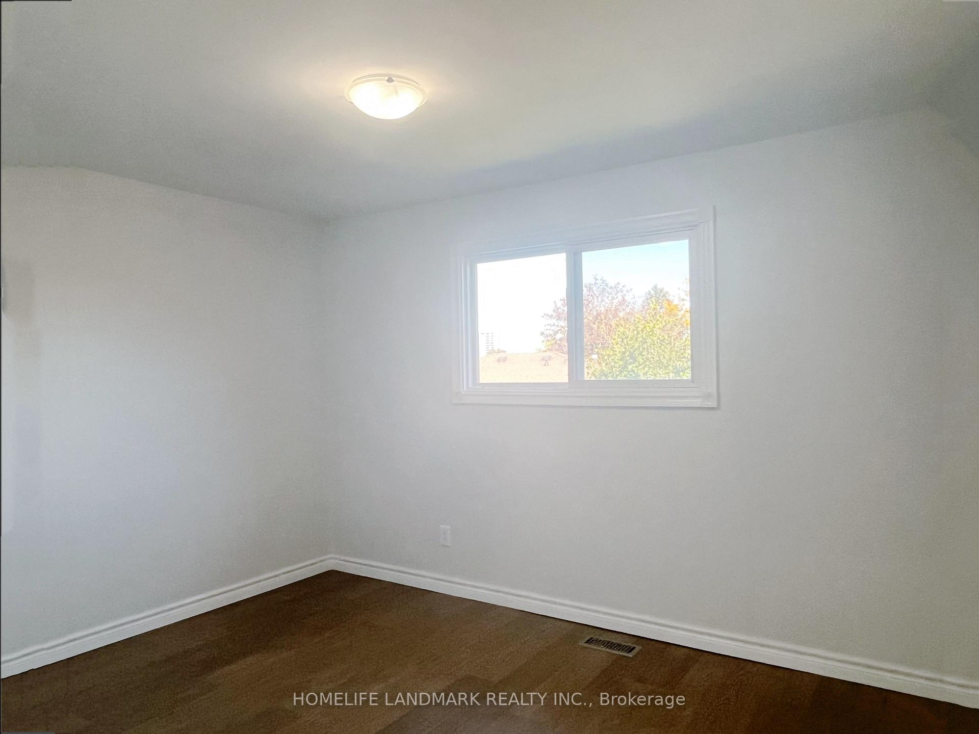 Photo 12 of 6 Snowhill Crescent, Scarborough, Agincourt South-Malvern West — HOMEH