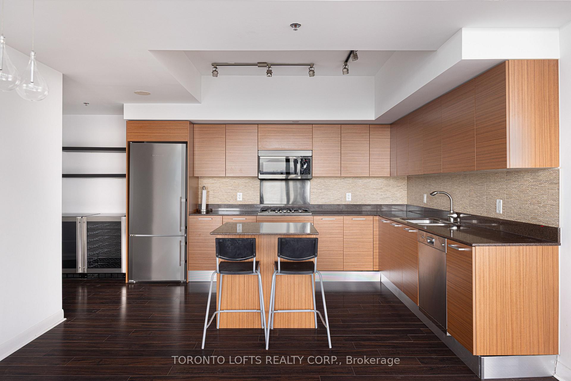 Photo 6 of Unit 3302, 375 King Street W, Toronto, Waterfront Communities — HOMEH