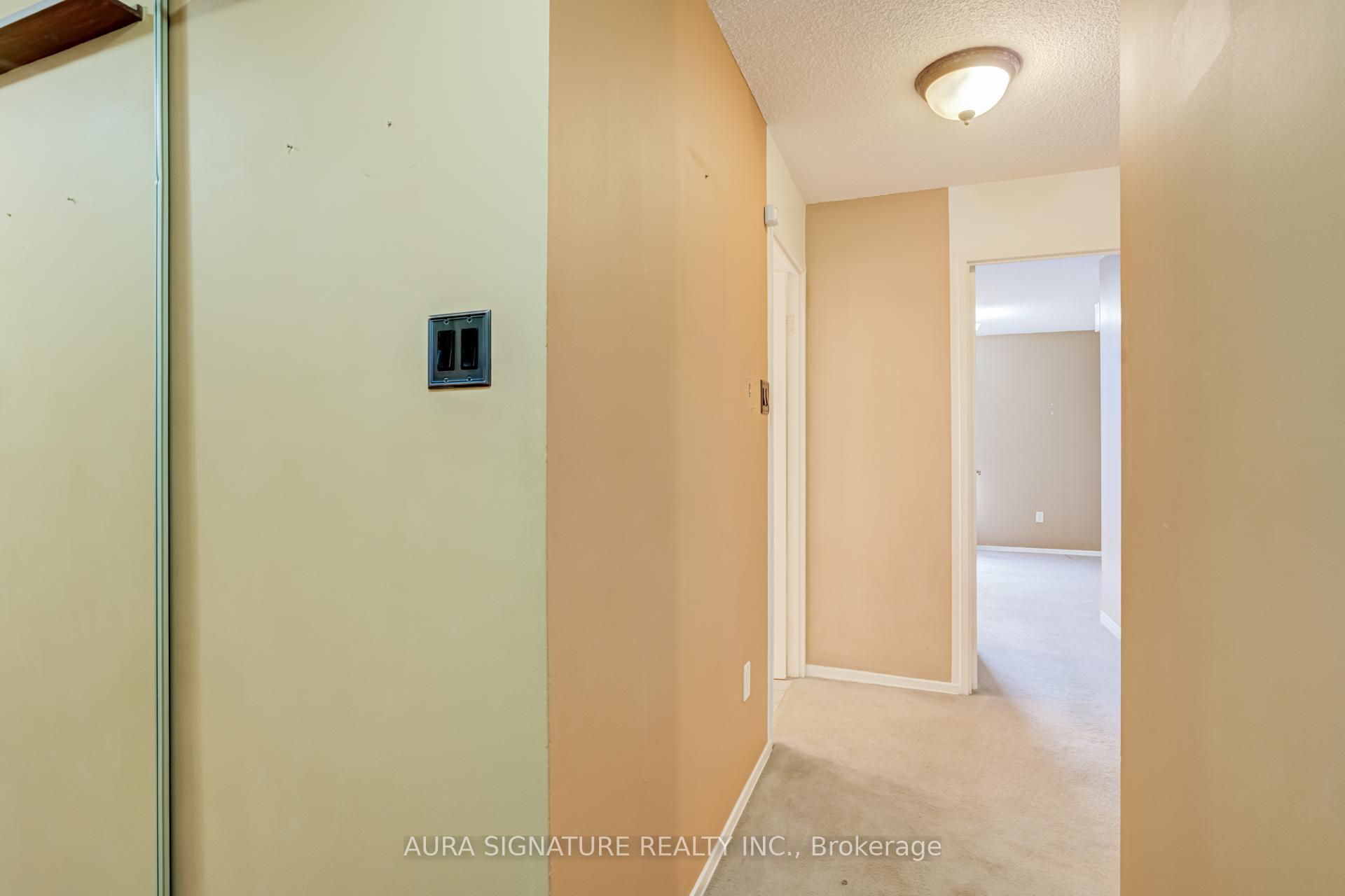 Photo 6 of Unit 401, 3077 Weston Road, North York, Humberlea-Pelmo Park — HOMEH