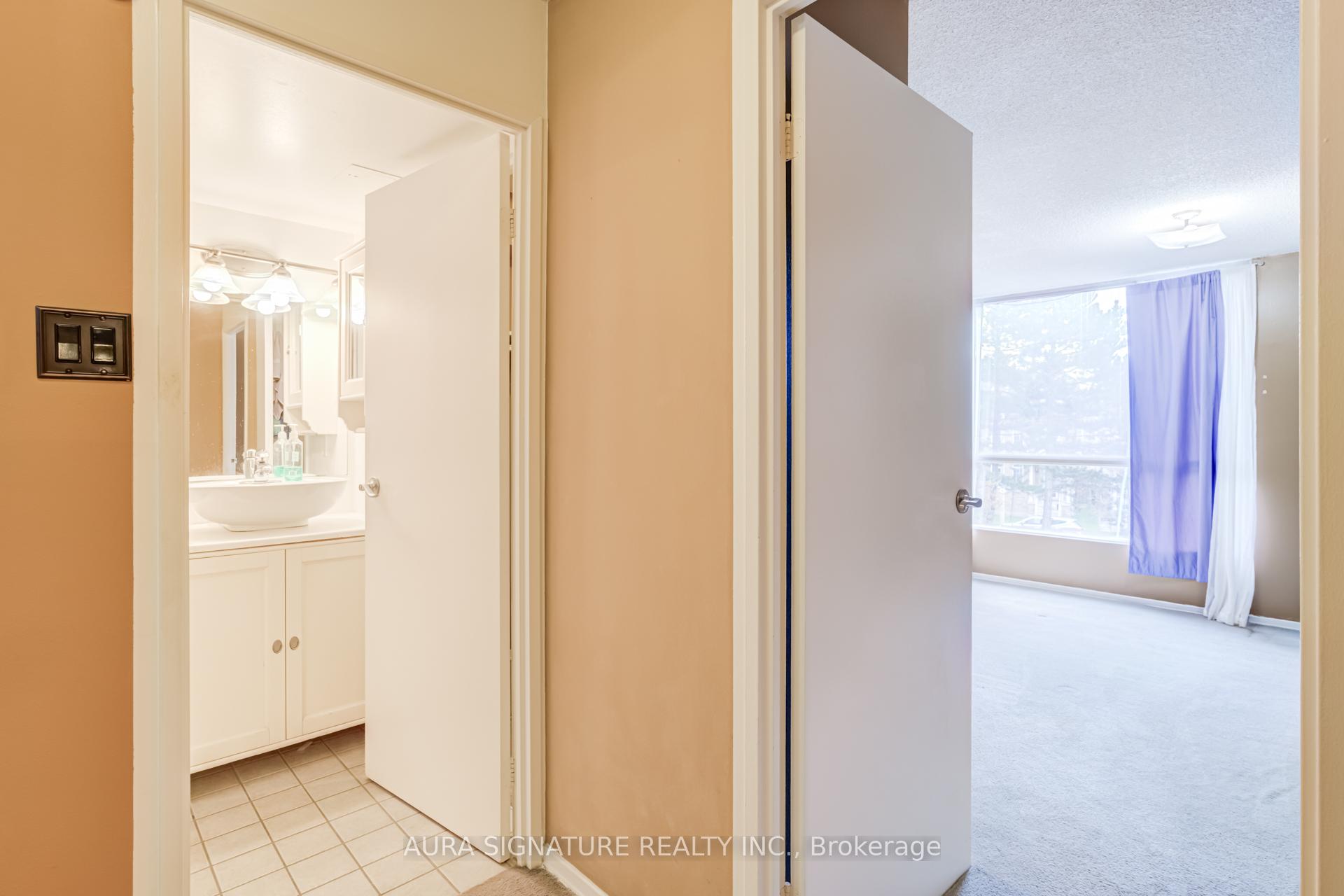 Photo 9 of Unit 401, 3077 Weston Road, North York, Humberlea-Pelmo Park — HOMEH