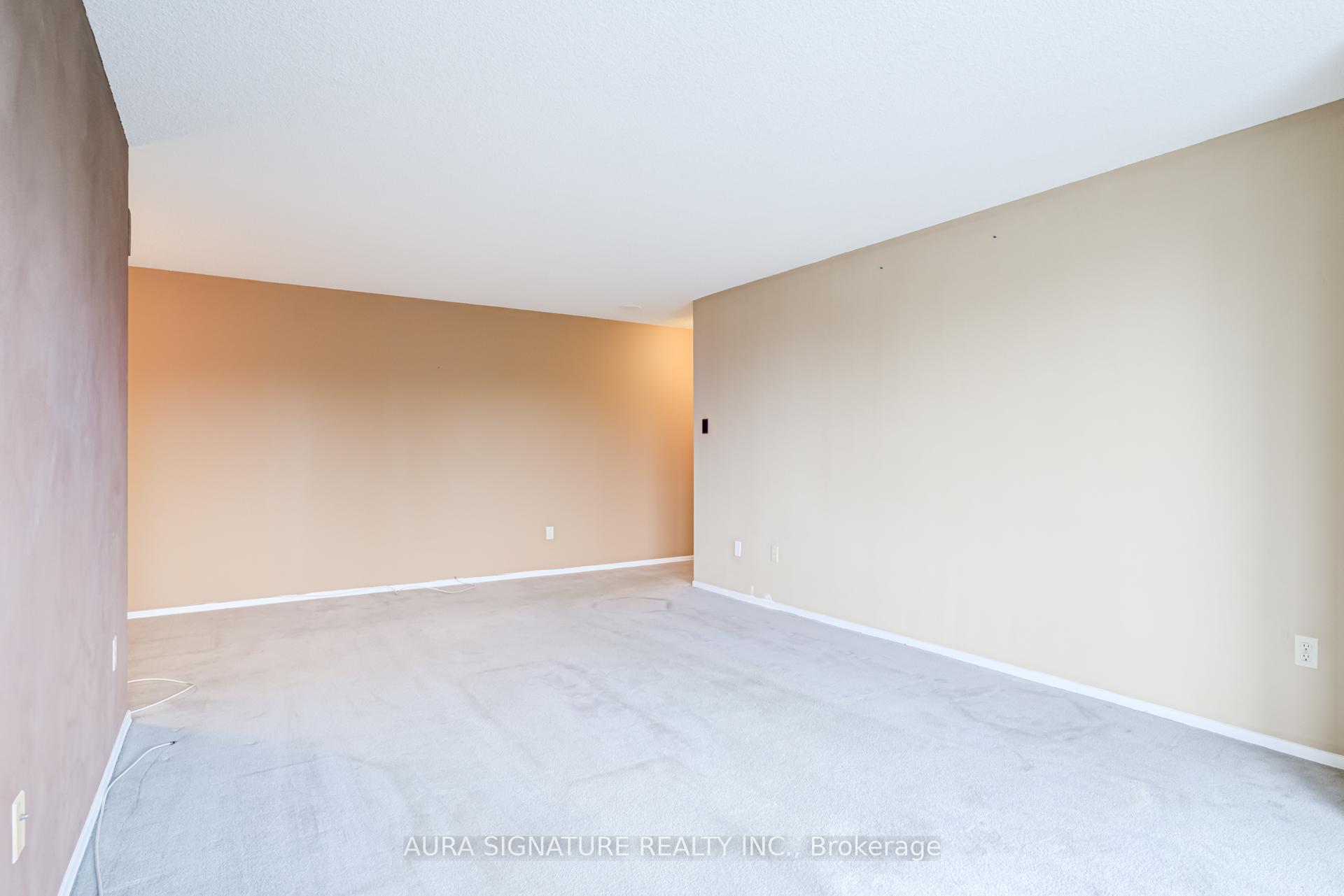 Photo 13 of Unit 401, 3077 Weston Road, North York, Humberlea-Pelmo Park — HOMEH