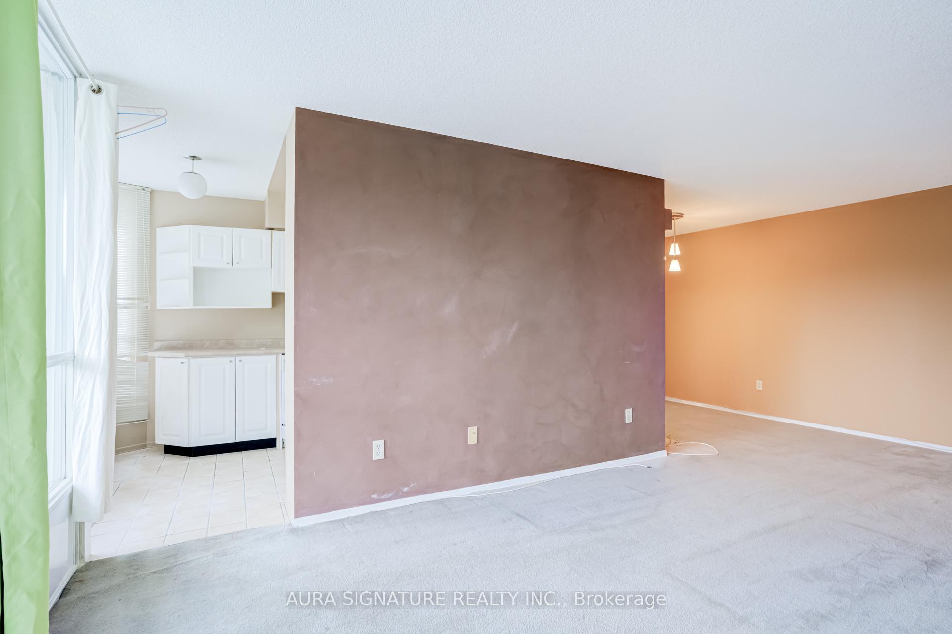 Photo 17 of Unit 401, 3077 Weston Road, North York, Humberlea-Pelmo Park — HOMEH