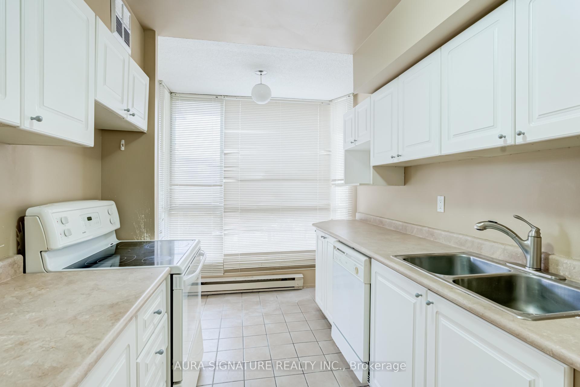 Photo 20 of Unit 401, 3077 Weston Road, North York, Humberlea-Pelmo Park — HOMEH