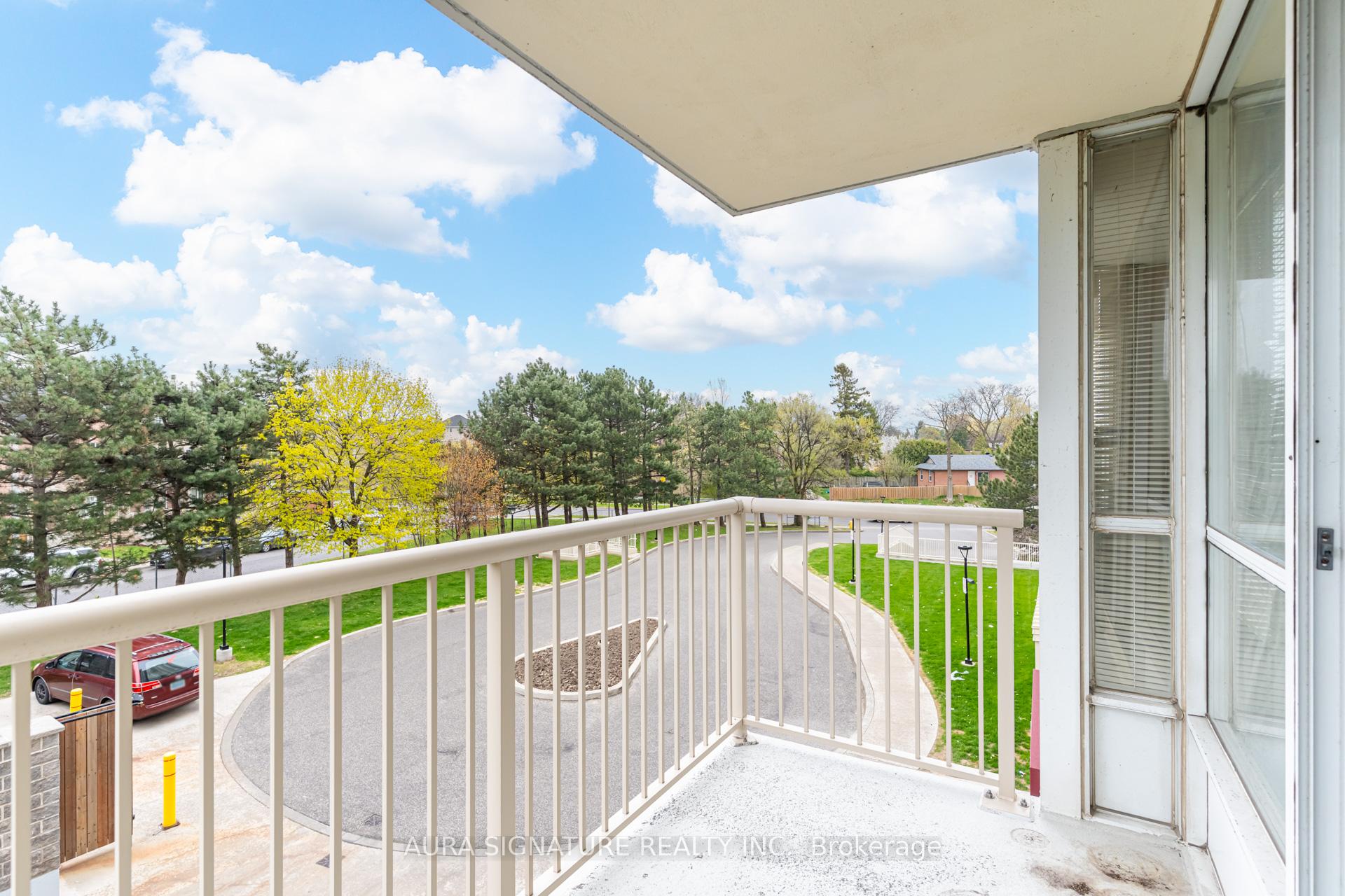 Photo 31 of Unit 401, 3077 Weston Road, North York, Humberlea-Pelmo Park — HOMEH