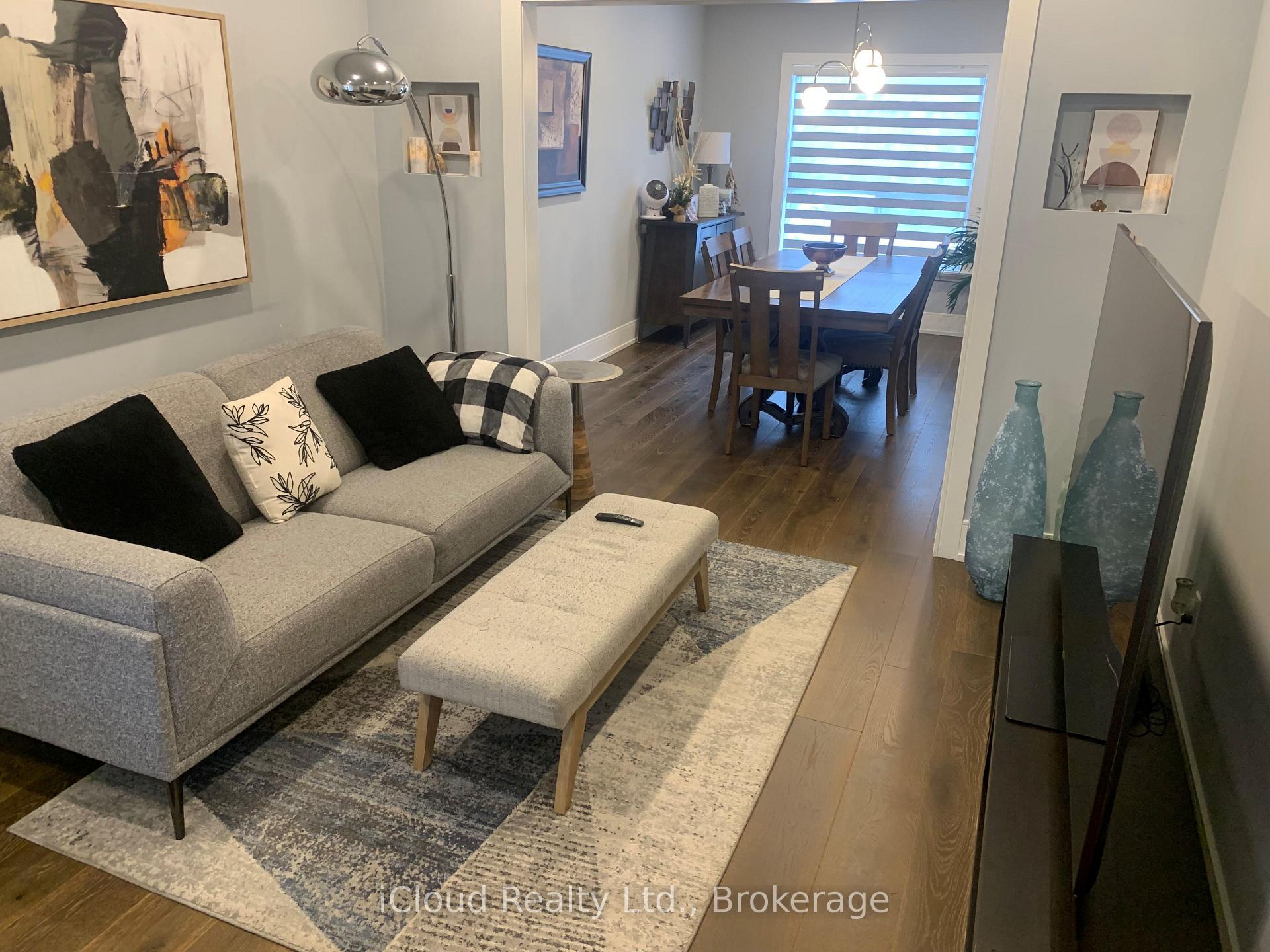 Photo 4 of 878 Blyleven Boulevard, Mississauga, East Credit — HOMEH