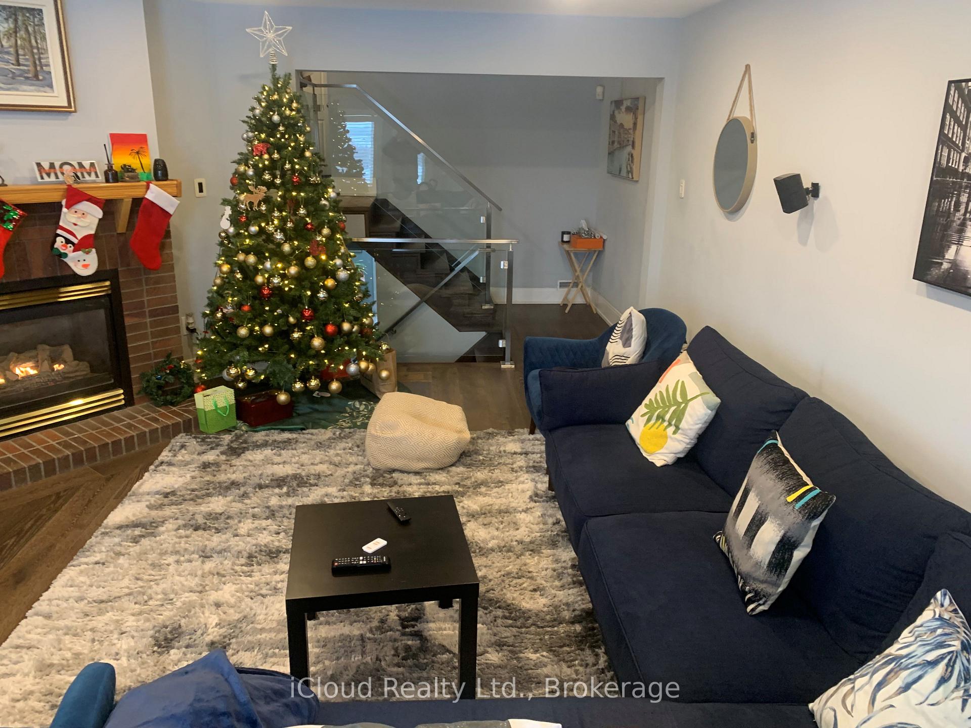 Photo 6 of 878 Blyleven Boulevard, Mississauga, East Credit — HOMEH