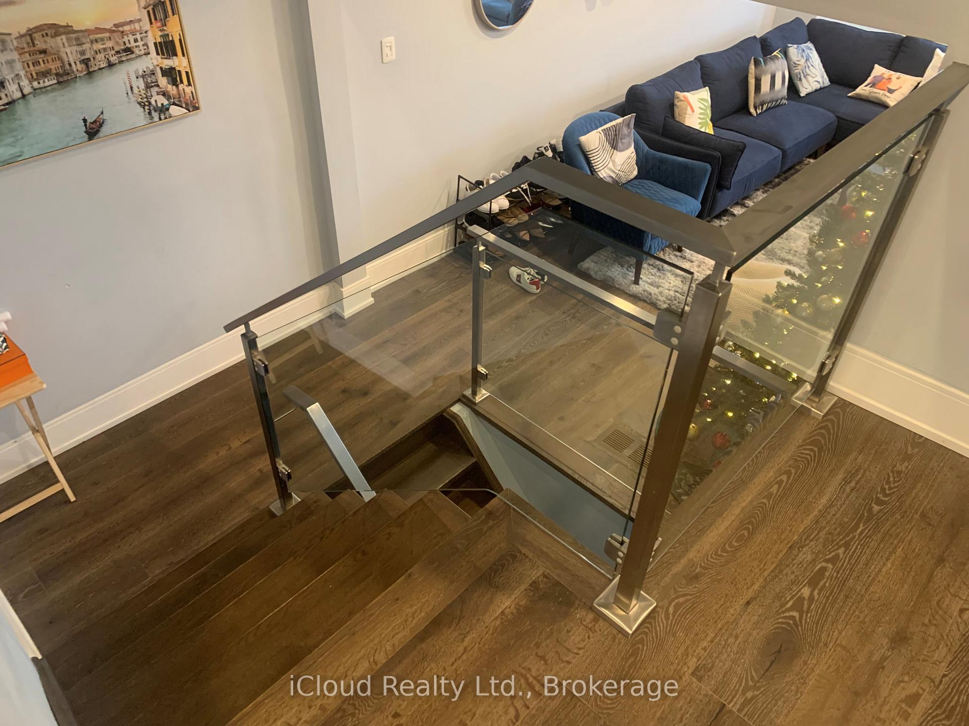 Photo 7 of 878 Blyleven Boulevard, Mississauga, East Credit — HOMEH