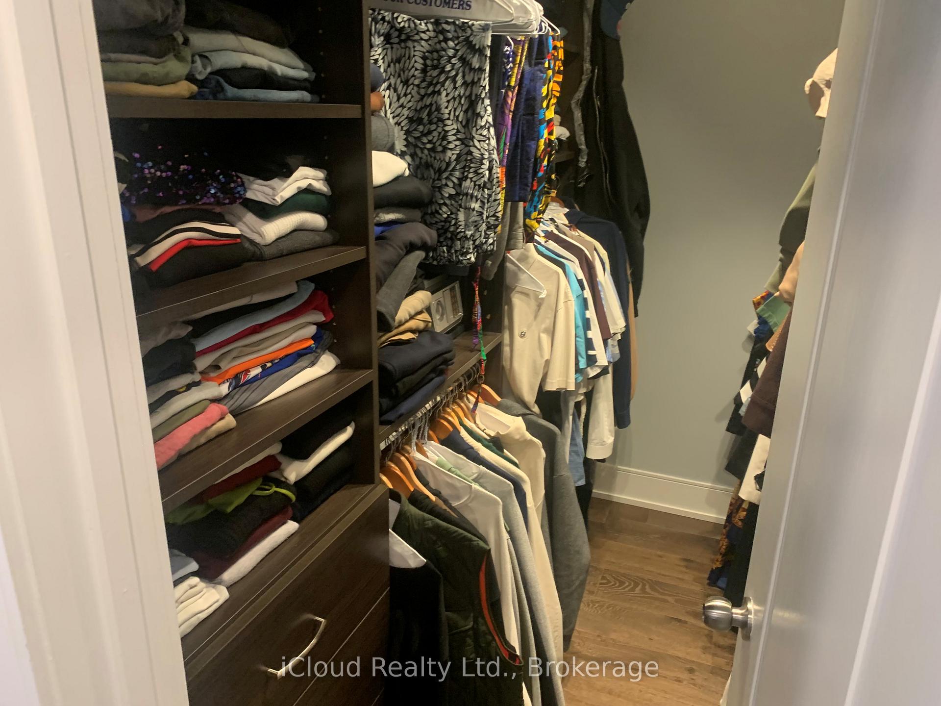 Photo 9 of 878 Blyleven Boulevard, Mississauga, East Credit — HOMEH
