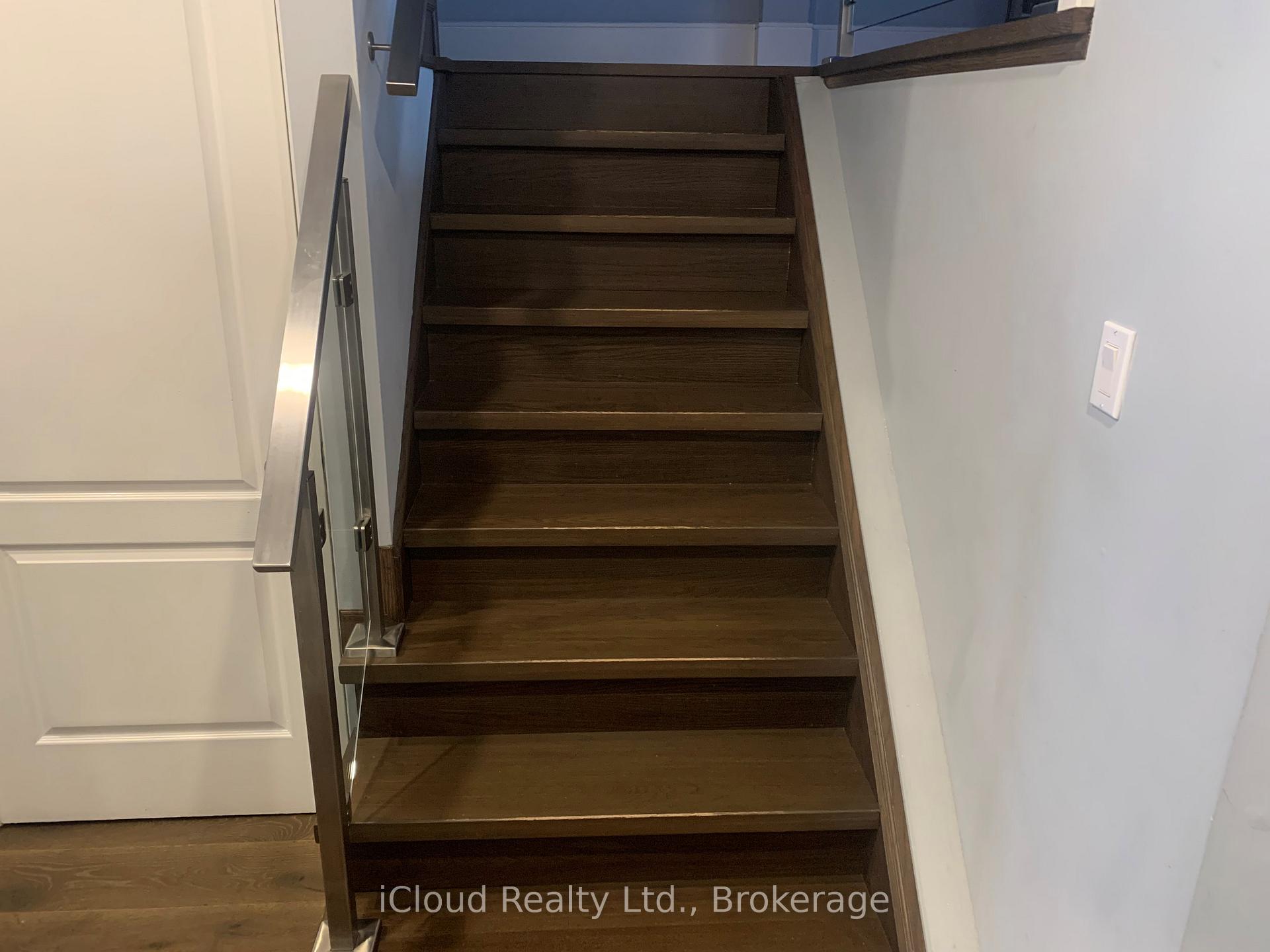 Photo 11 of 878 Blyleven Boulevard, Mississauga, East Credit — HOMEH