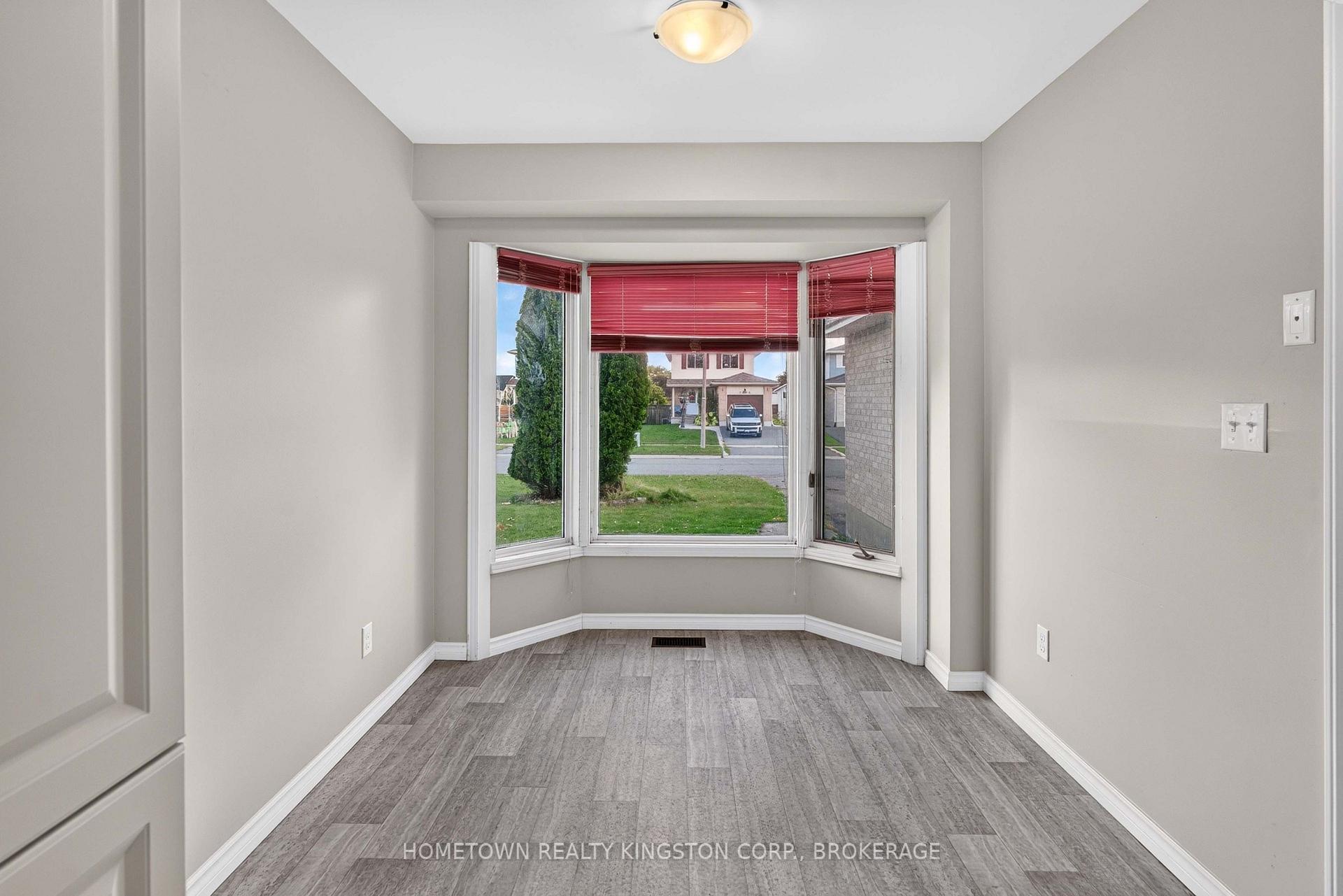 Photo 5 of 1096 Willowood Drive, Kingston, City Northwest — HOMEH