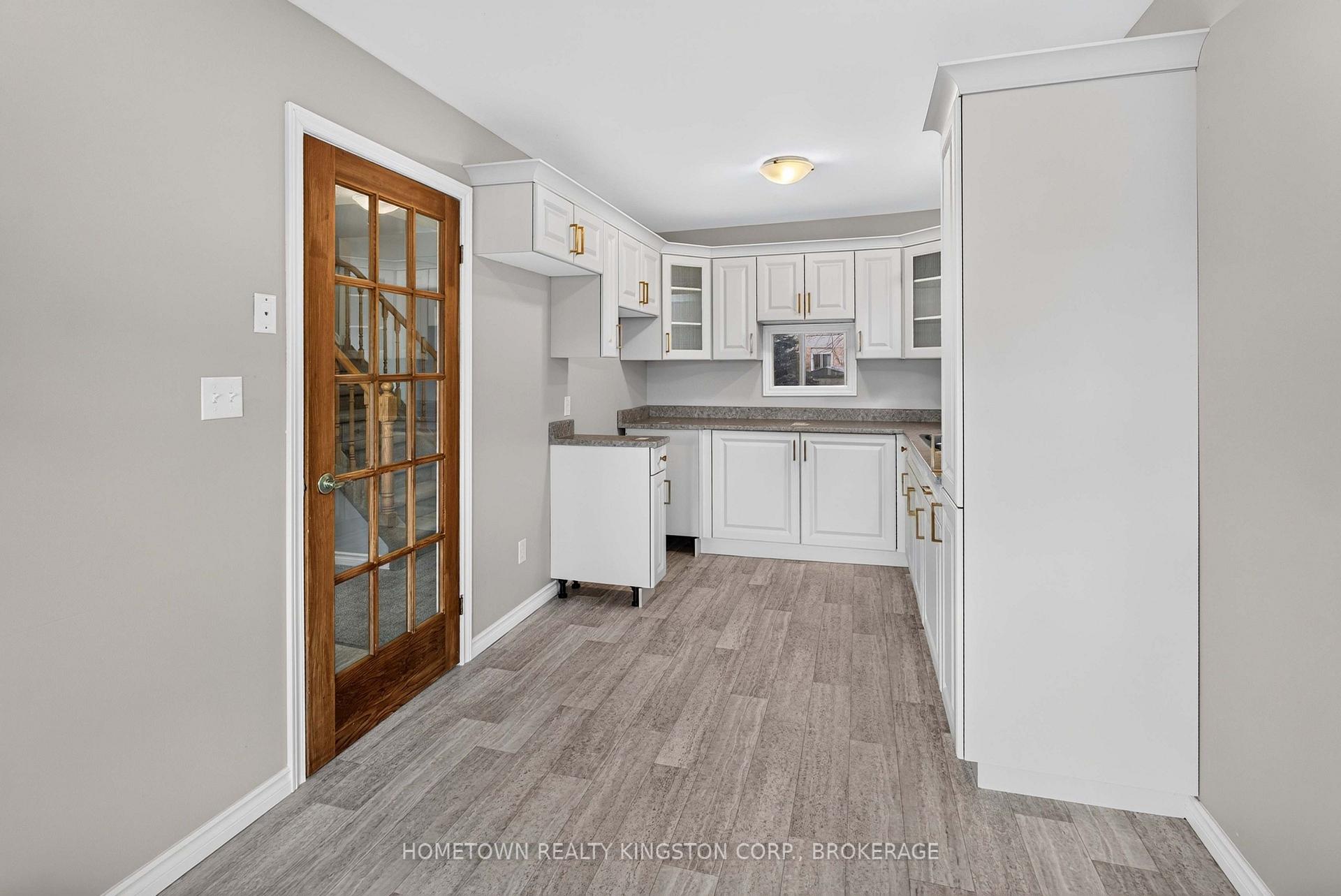 Photo 6 of 1096 Willowood Drive, Kingston, City Northwest — HOMEH