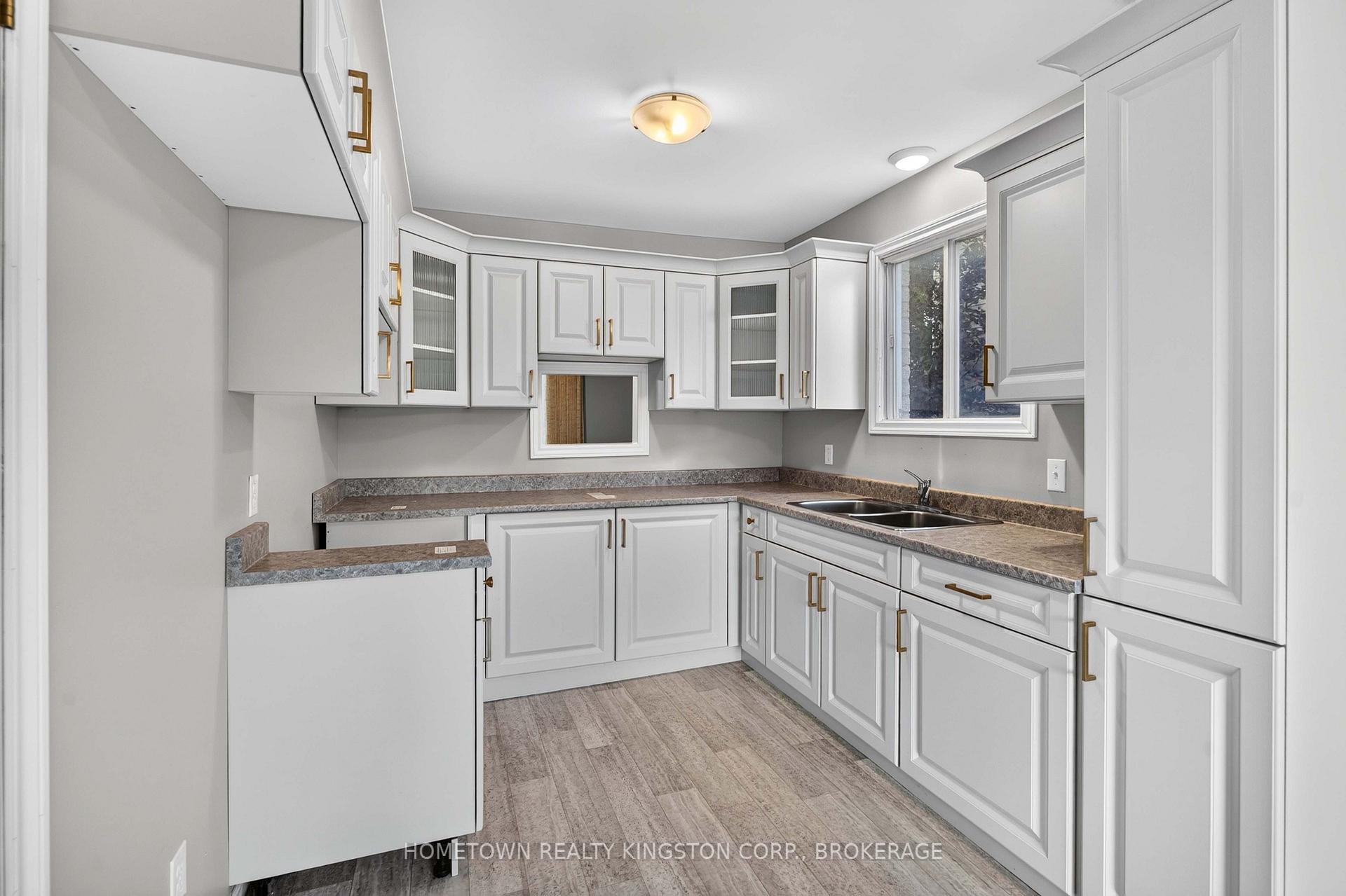 Photo 7 of 1096 Willowood Drive, Kingston, City Northwest — HOMEH