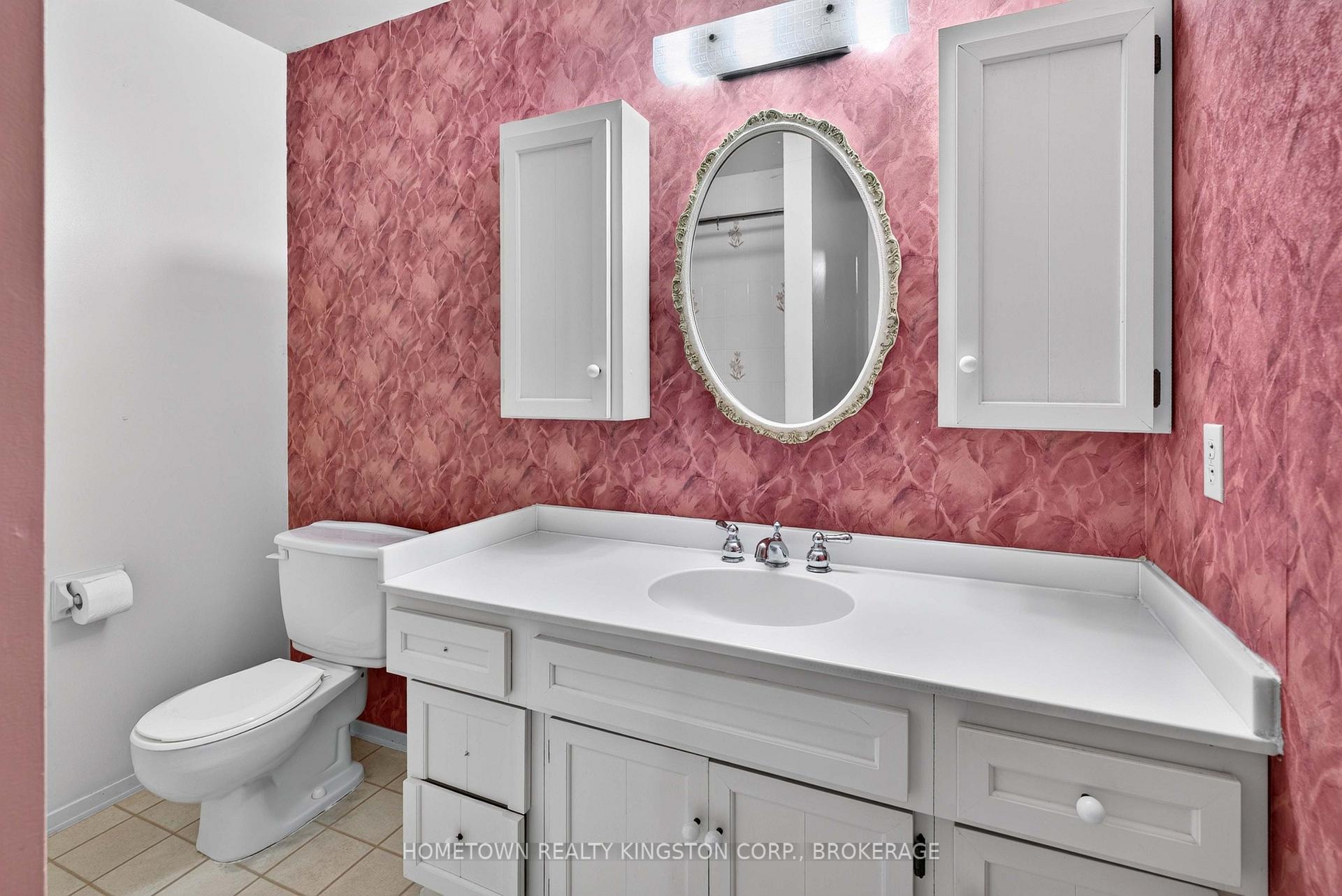 Photo 14 of 1096 Willowood Drive, Kingston, City Northwest — HOMEH