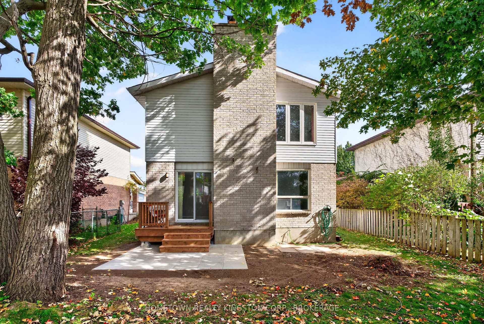 Photo 21 of 1096 Willowood Drive, Kingston, City Northwest — HOMEH