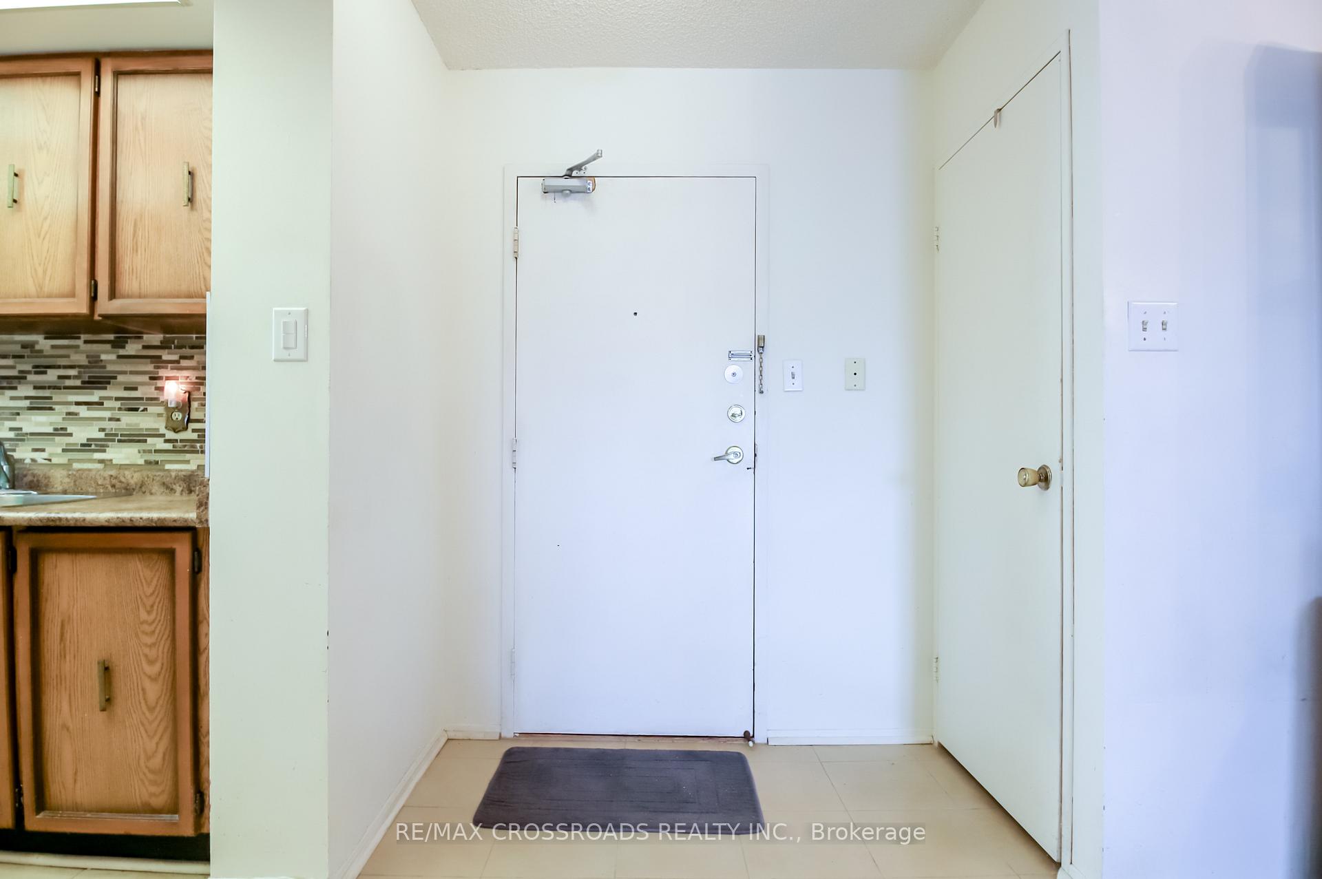 Photo 6 of Unit 606, 3151 Bridletowne Circle, Scarborough, L'Amoreaux — HOMEH