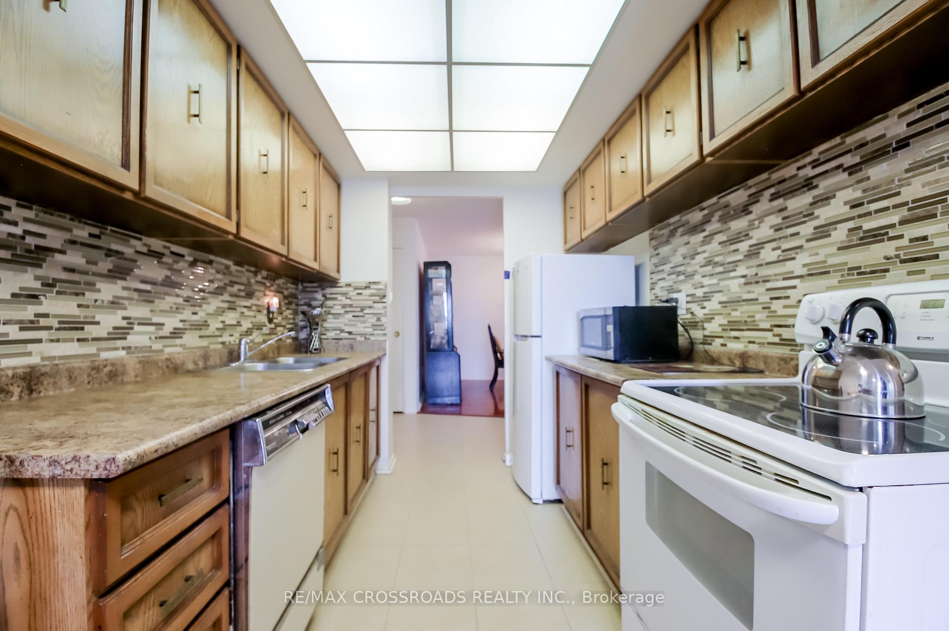 Photo 14 of Unit 606, 3151 Bridletowne Circle, Scarborough, L'Amoreaux — HOMEH
