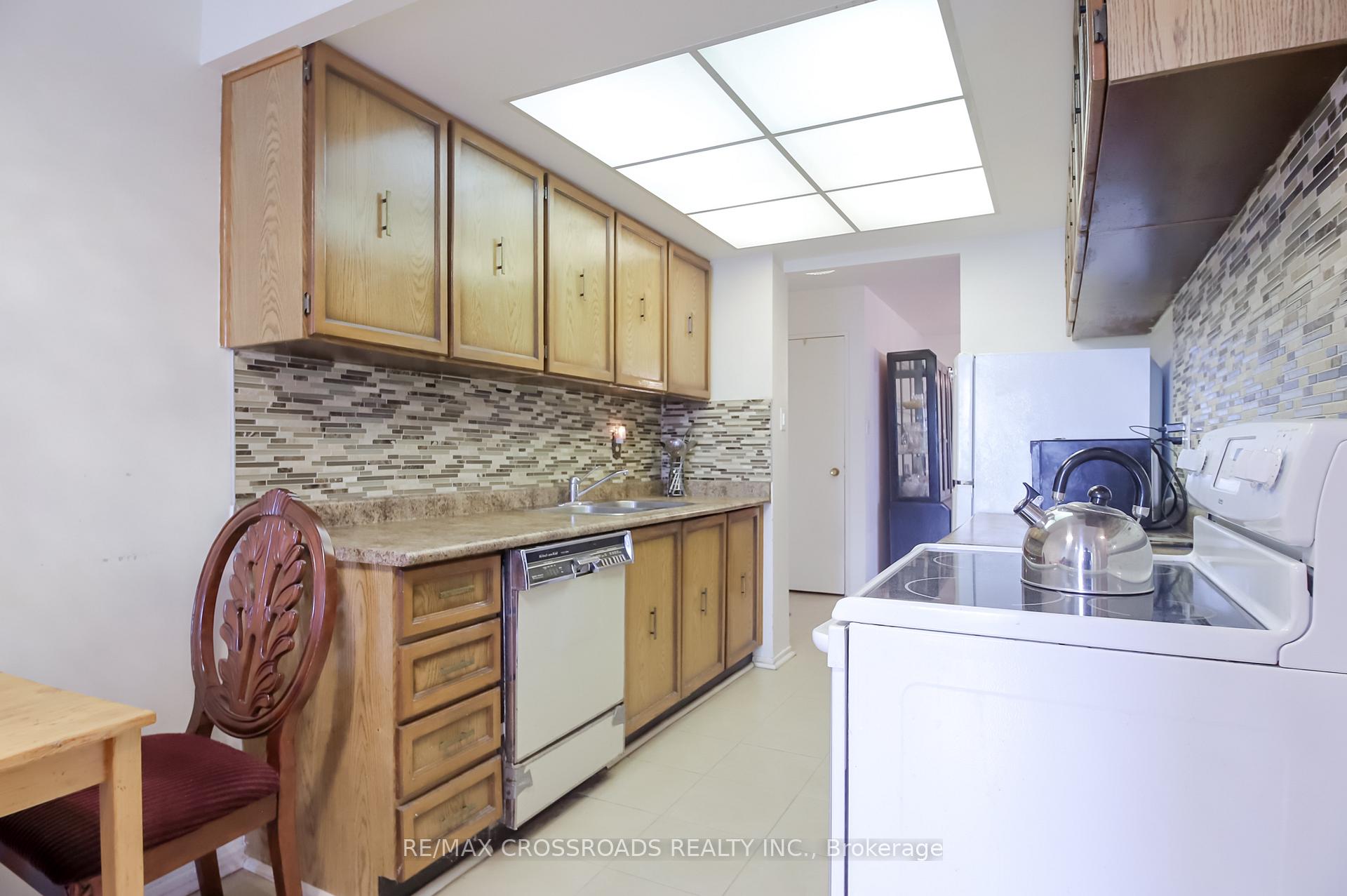 Photo 15 of Unit 606, 3151 Bridletowne Circle, Scarborough, L'Amoreaux — HOMEH