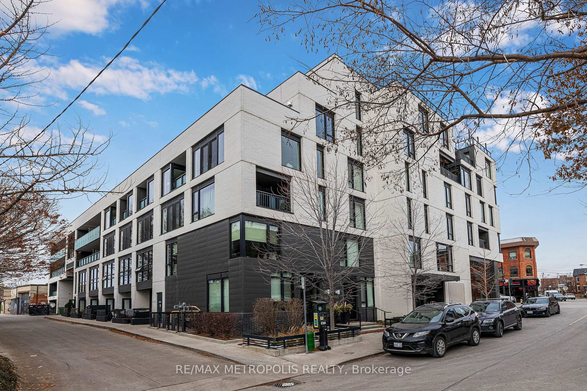 Photo 3 of Unit 608, 530 Indian Grove, Toronto, Junction Area — HOMEH