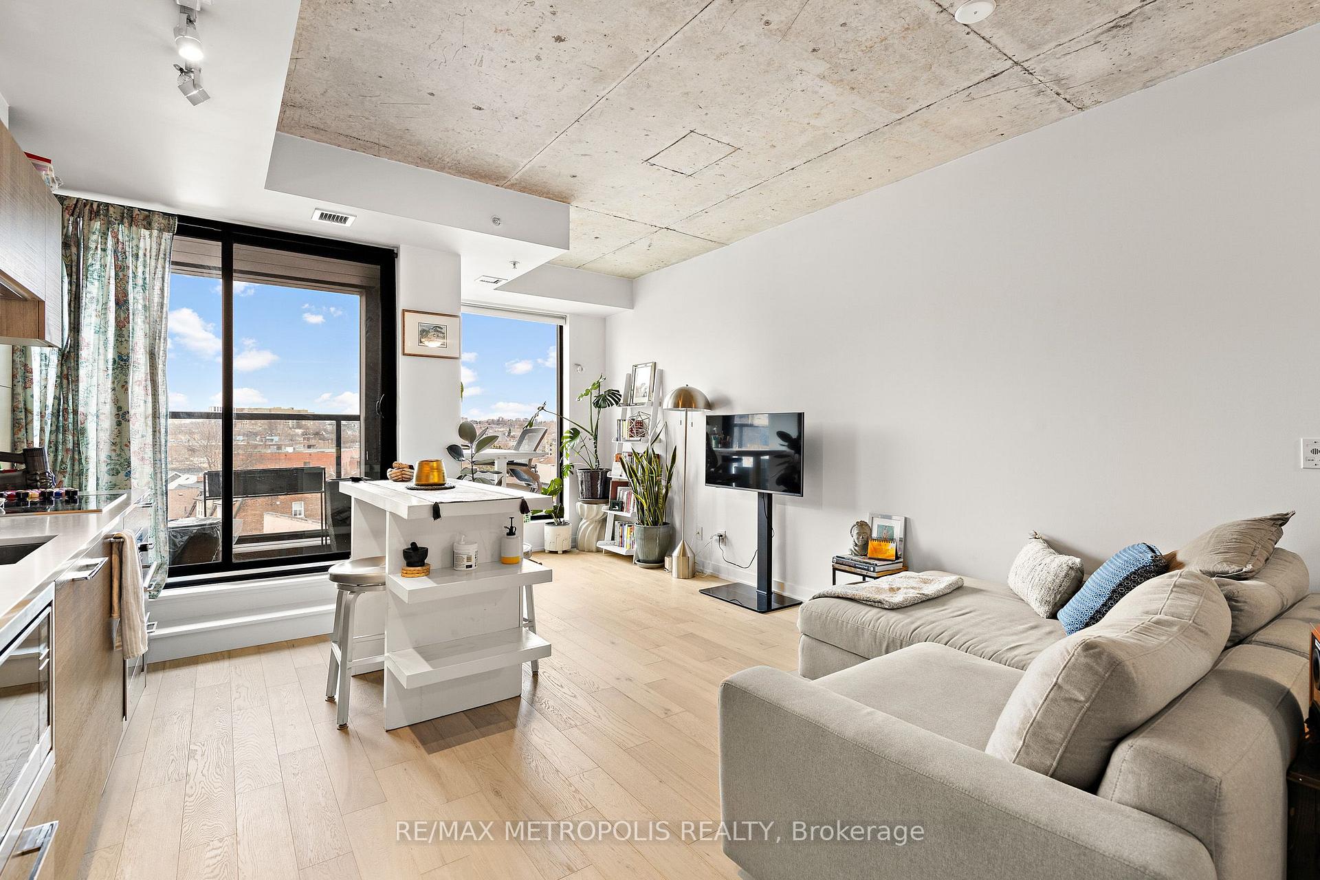 Photo 6 of Unit 608, 530 Indian Grove, Toronto, Junction Area — HOMEH