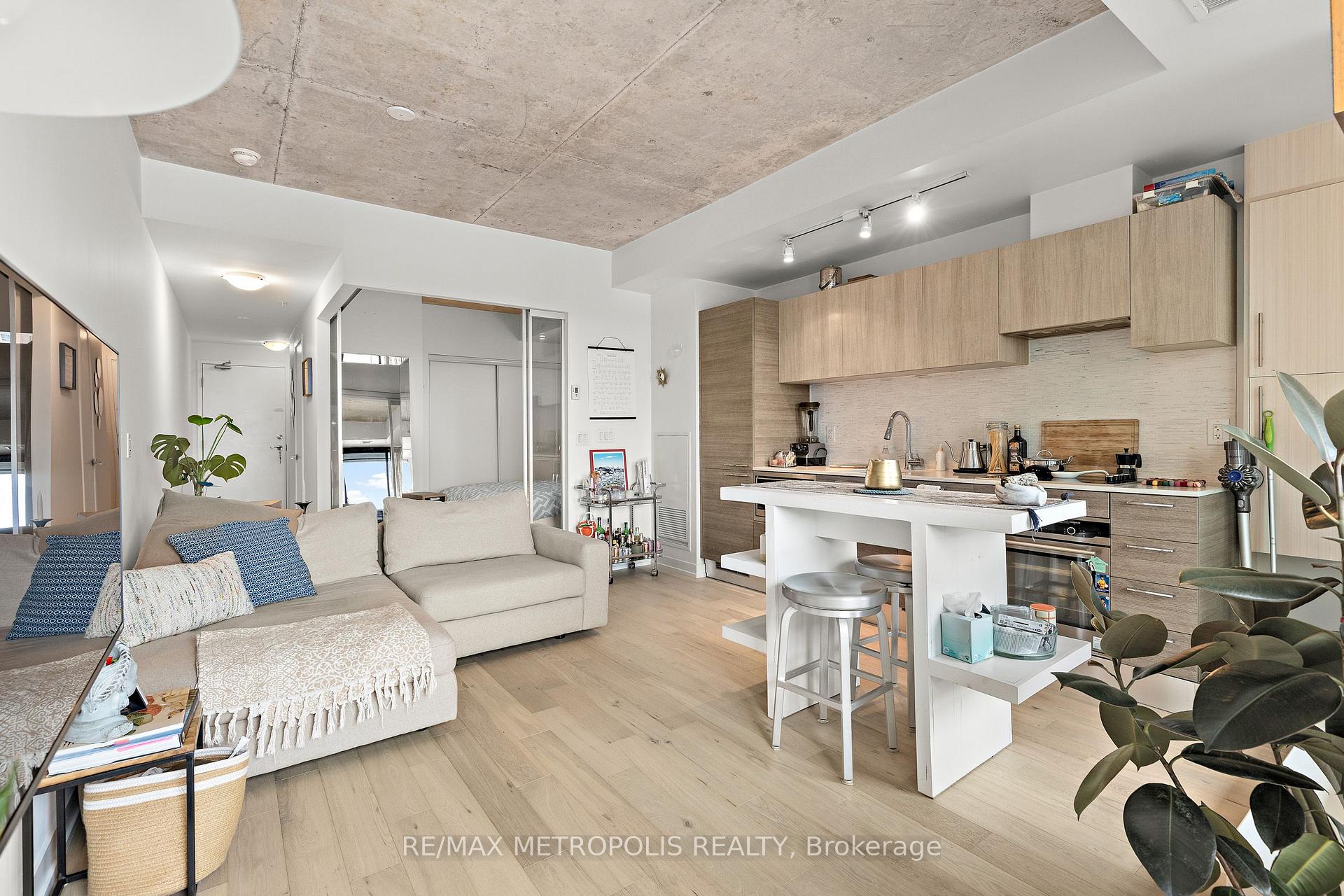 Photo 7 of Unit 608, 530 Indian Grove, Toronto, Junction Area — HOMEH
