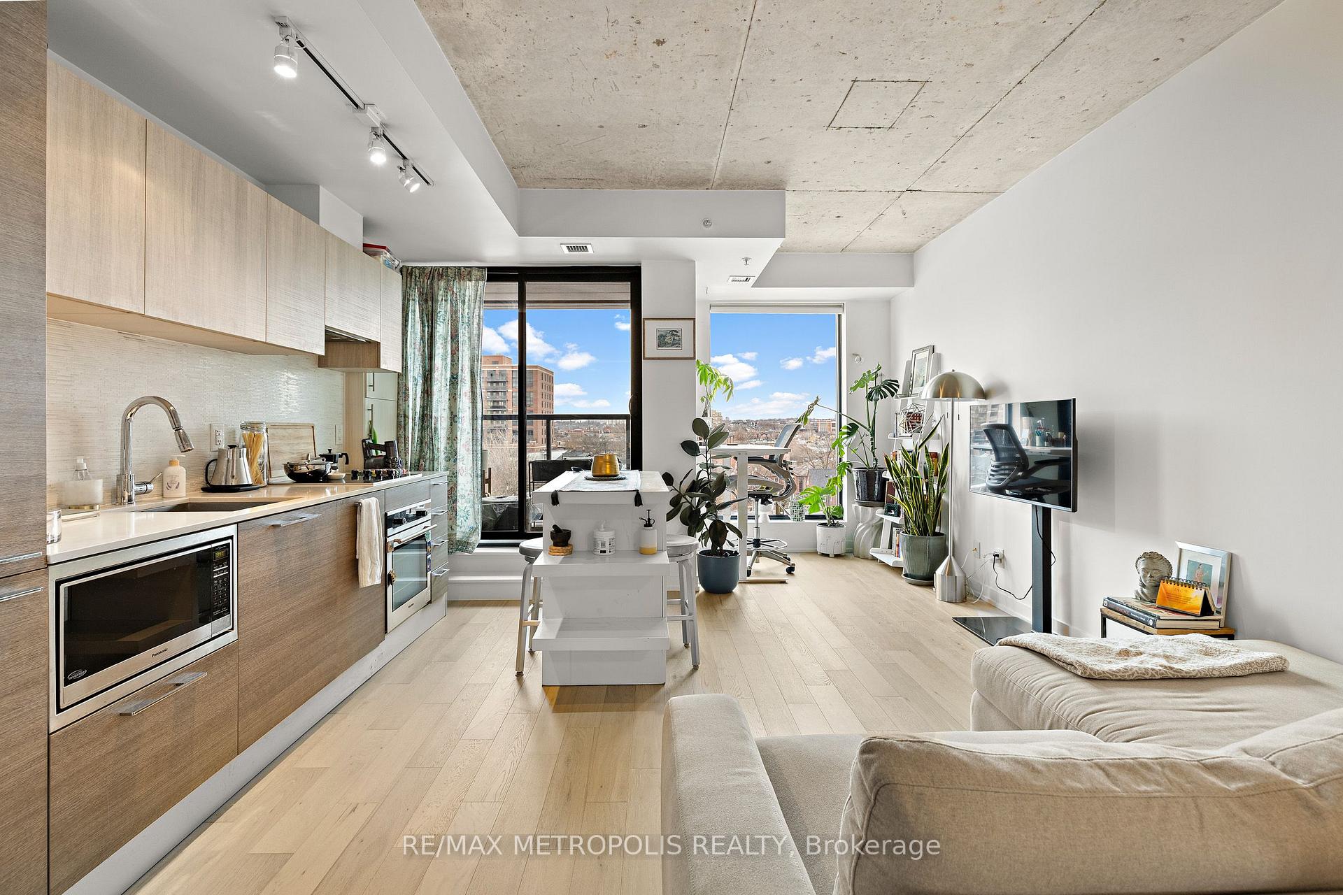 Photo 8 of Unit 608, 530 Indian Grove, Toronto, Junction Area — HOMEH