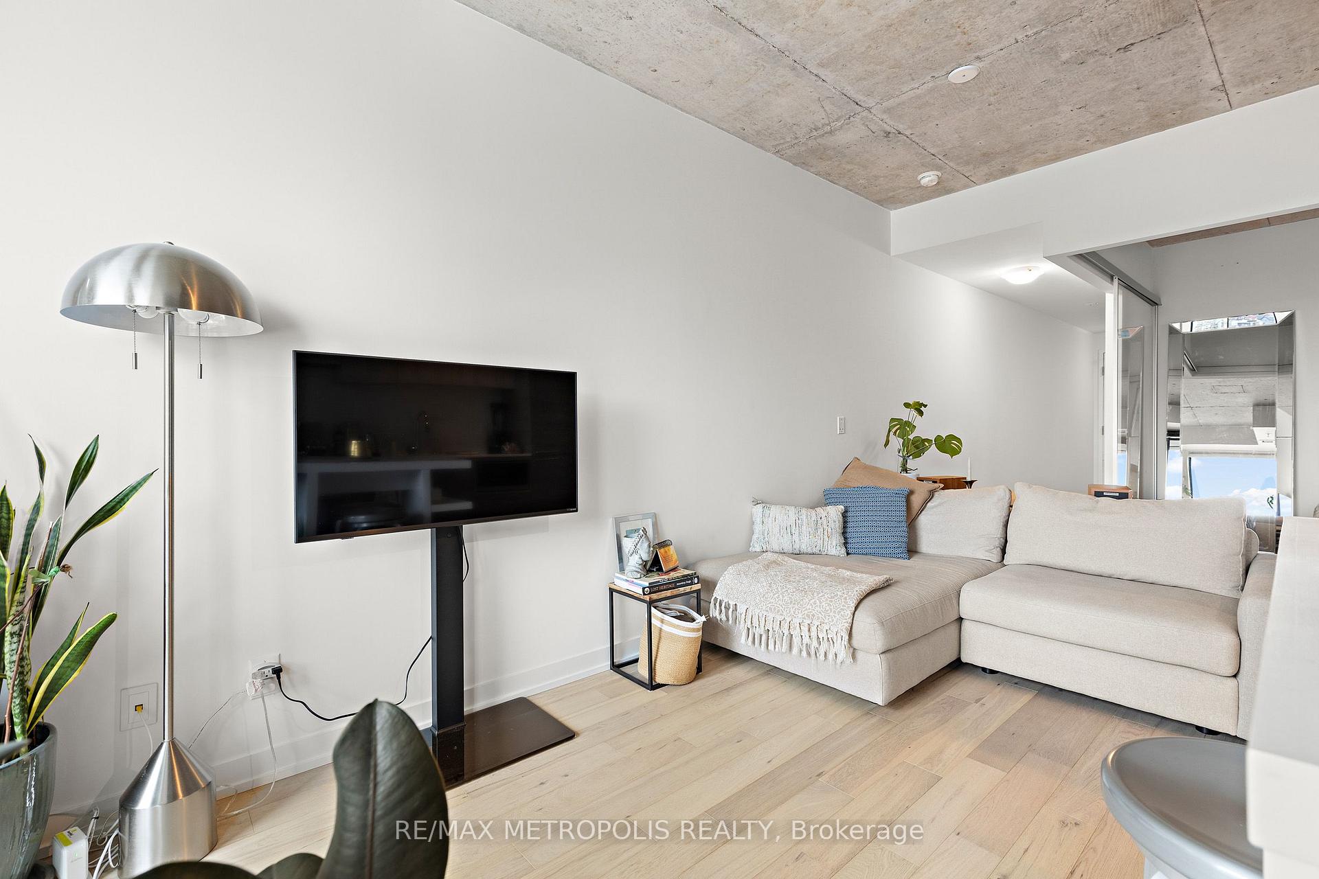 Photo 12 of Unit 608, 530 Indian Grove, Toronto, Junction Area — HOMEH