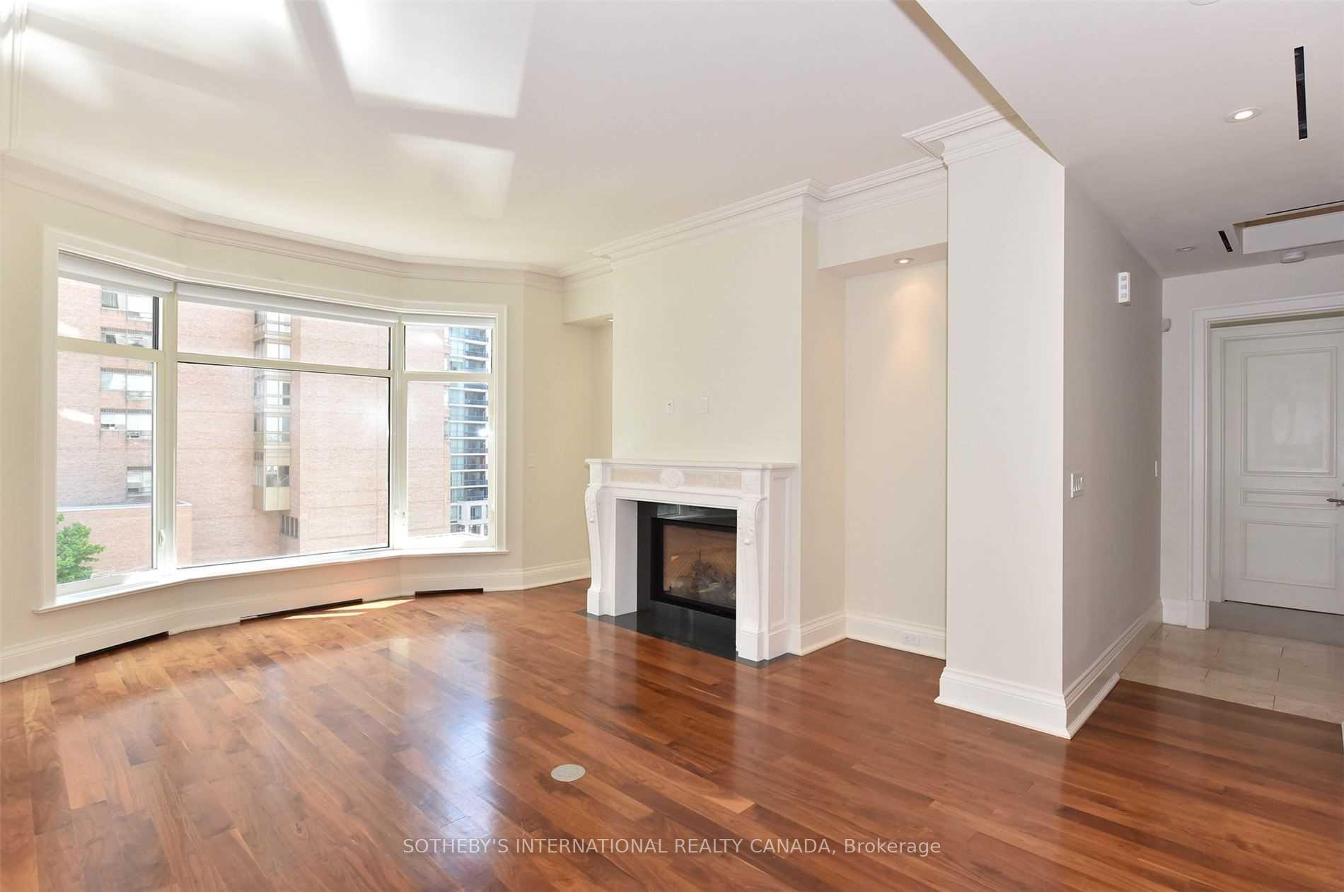 Photo 6 of Unit 6D, 1 St. Thomas Street, Toronto, Bay Street Corridor — HOMEH