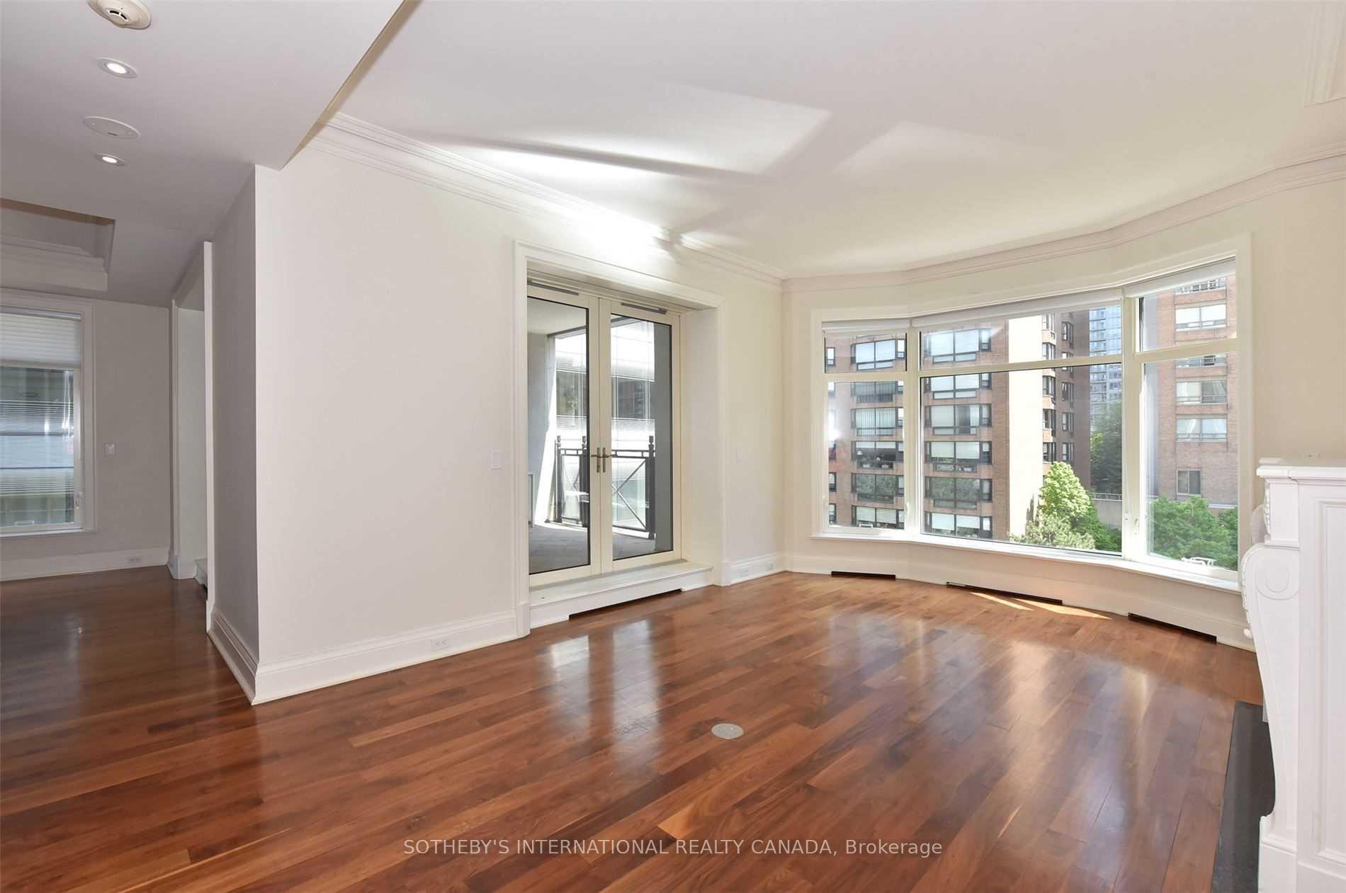 Photo 8 of Unit 6D, 1 St. Thomas Street, Toronto, Bay Street Corridor — HOMEH