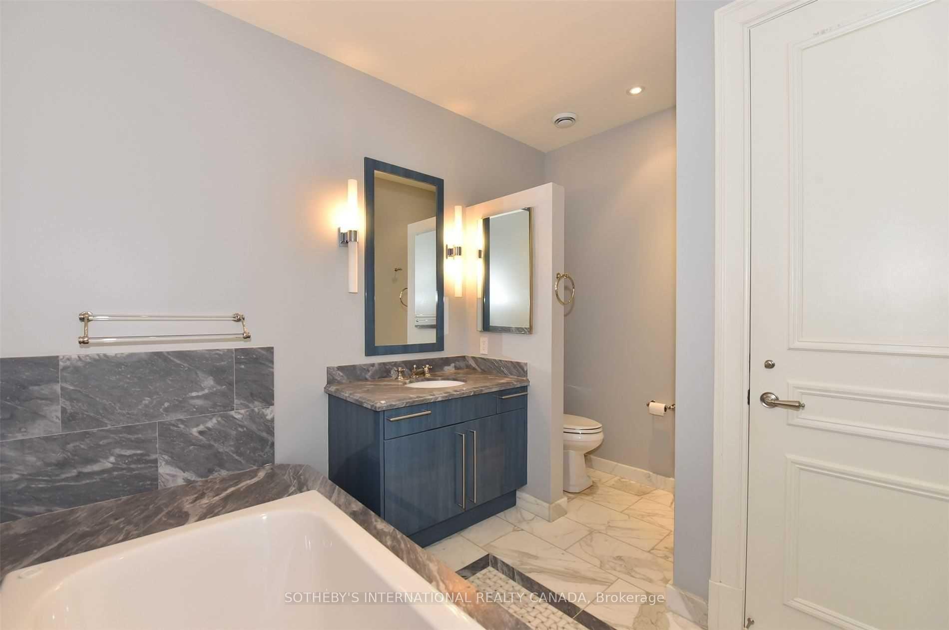 Photo 12 of Unit 6D, 1 St. Thomas Street, Toronto, Bay Street Corridor — HOMEH