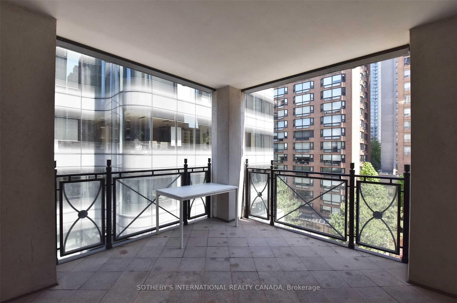 Photo 14 of Unit 6D, 1 St. Thomas Street, Toronto, Bay Street Corridor — HOMEH