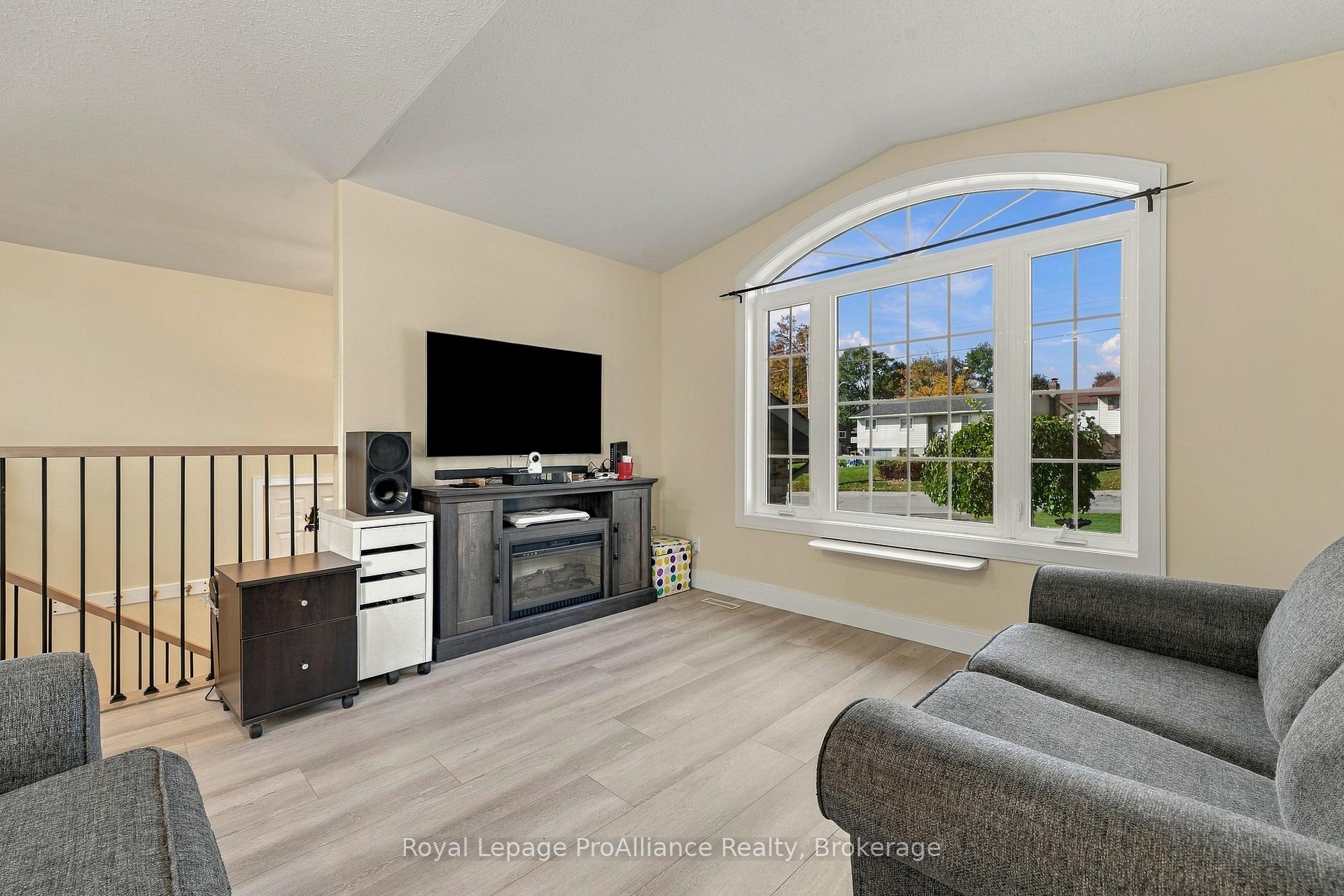 Photo 5 of 37 Reid Street, Quinte West, Trenton Ward — HOMEH