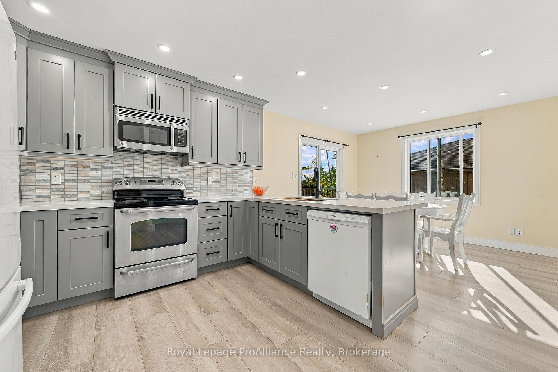Photo 7 of 37 Reid Street, Quinte West, Trenton Ward — HOMEH