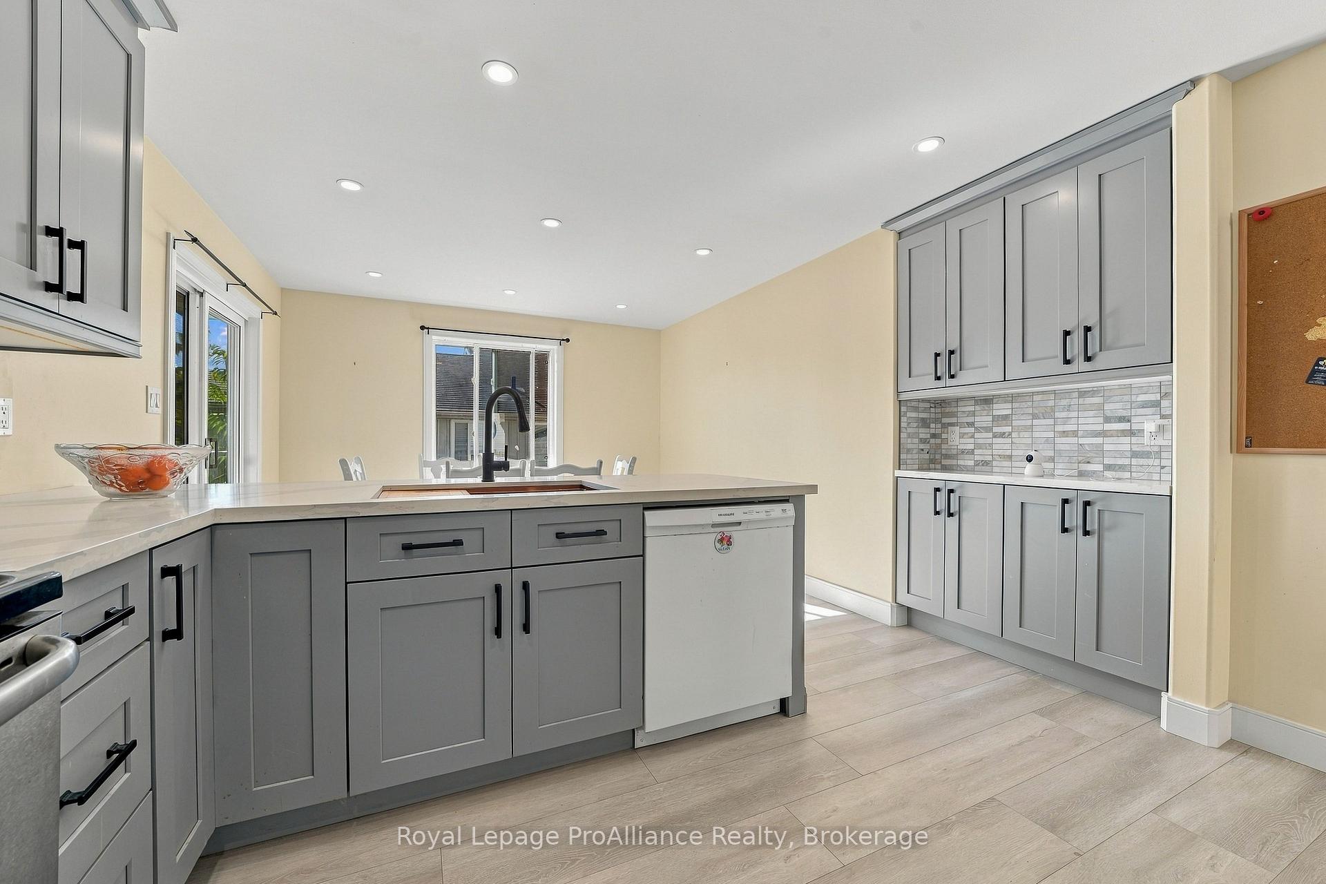 Photo 9 of 37 Reid Street, Quinte West, Trenton Ward — HOMEH