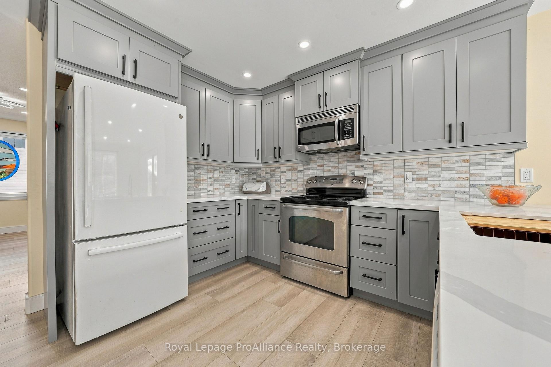 Photo 10 of 37 Reid Street, Quinte West, Trenton Ward — HOMEH