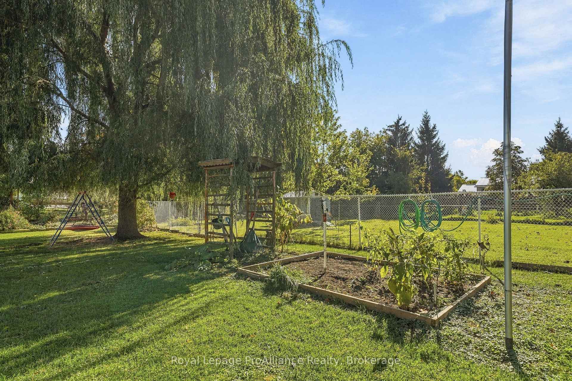 Photo 44 of 37 Reid Street, Quinte West, Trenton Ward — HOMEH