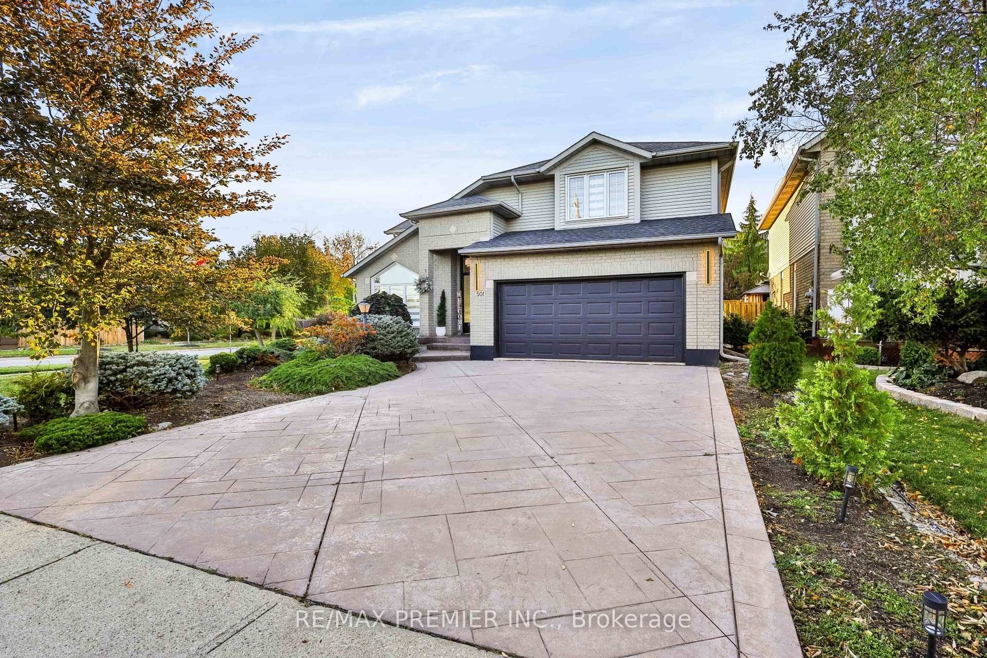 Photo 5 of 501 Winona Road, Hamilton, Winona Park — HOMEH