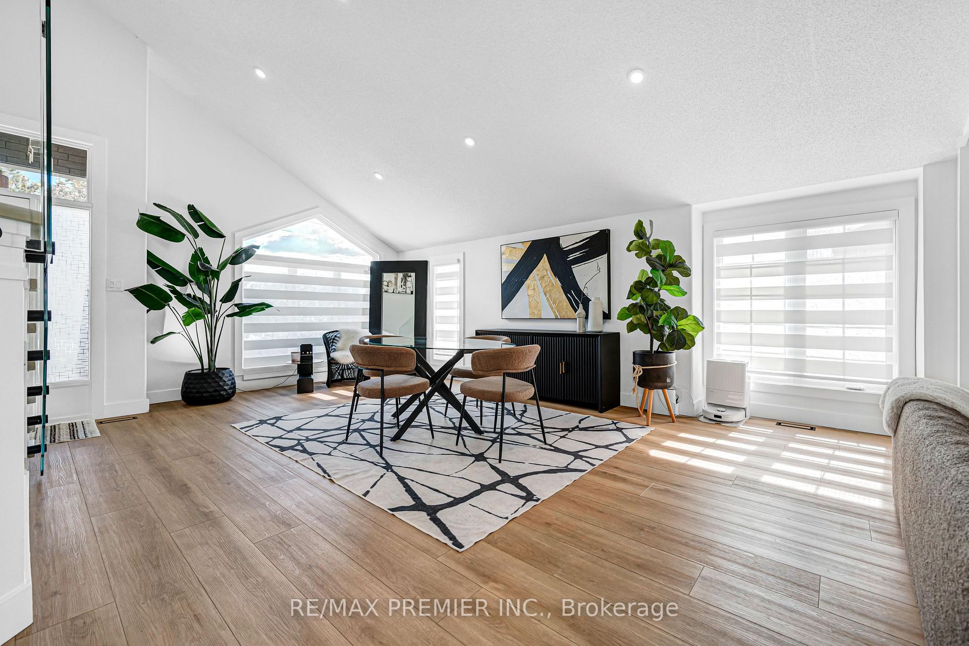 Photo 20 of 501 Winona Road, Hamilton, Winona Park — HOMEH