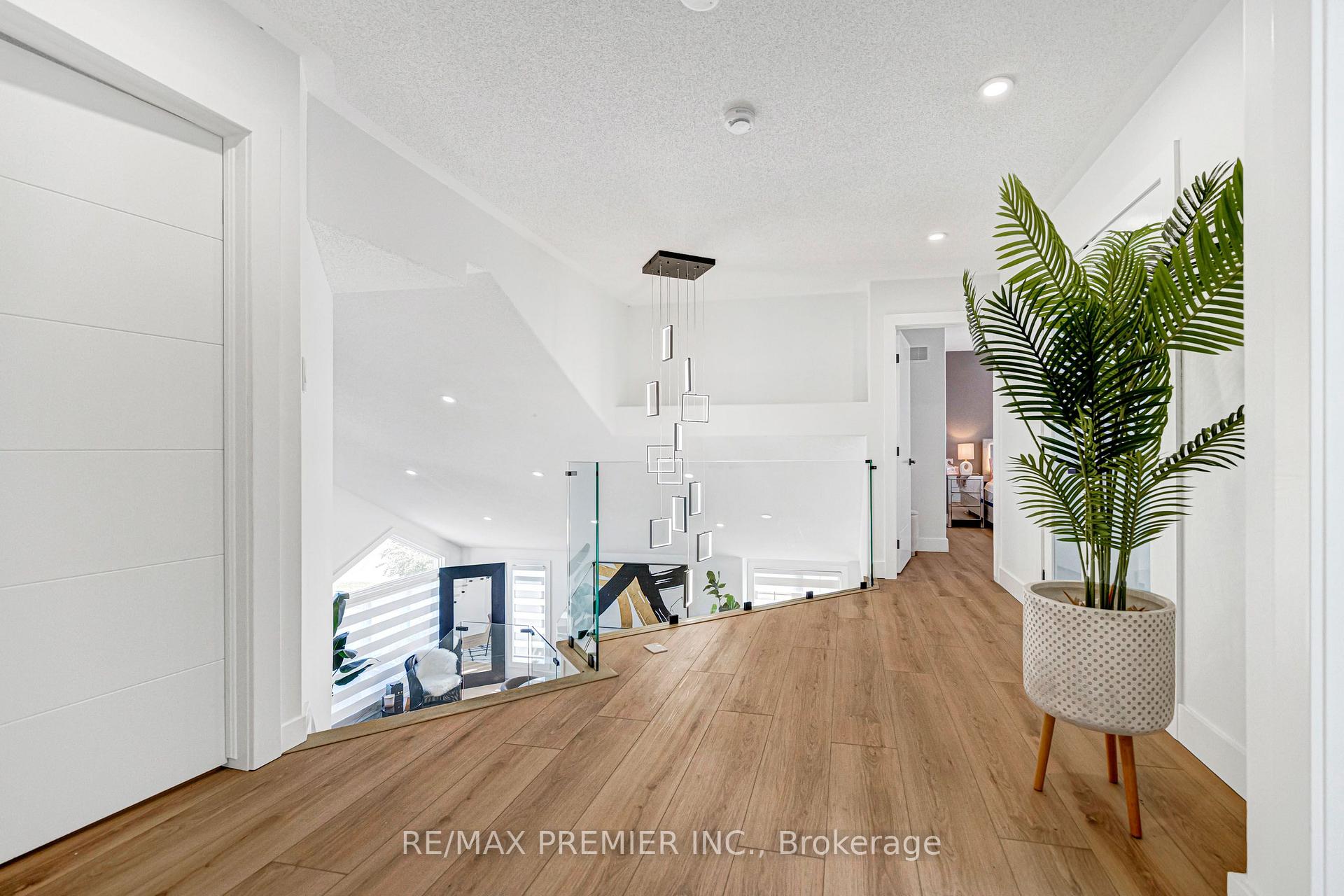 Photo 44 of 501 Winona Road, Hamilton, Winona Park — HOMEH