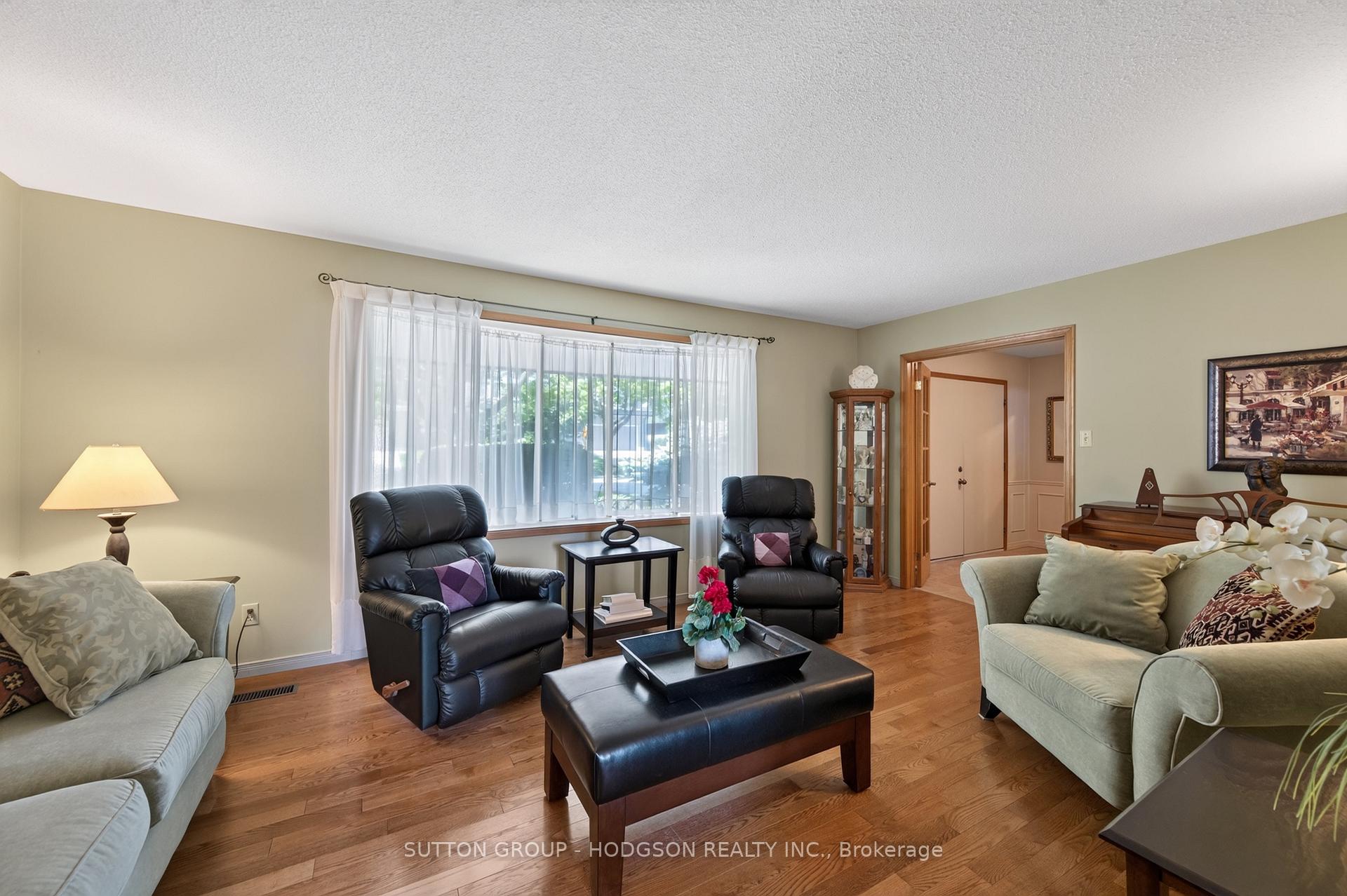 Photo 9 of 738 Cranbrook Road, London, South M — HOMEH