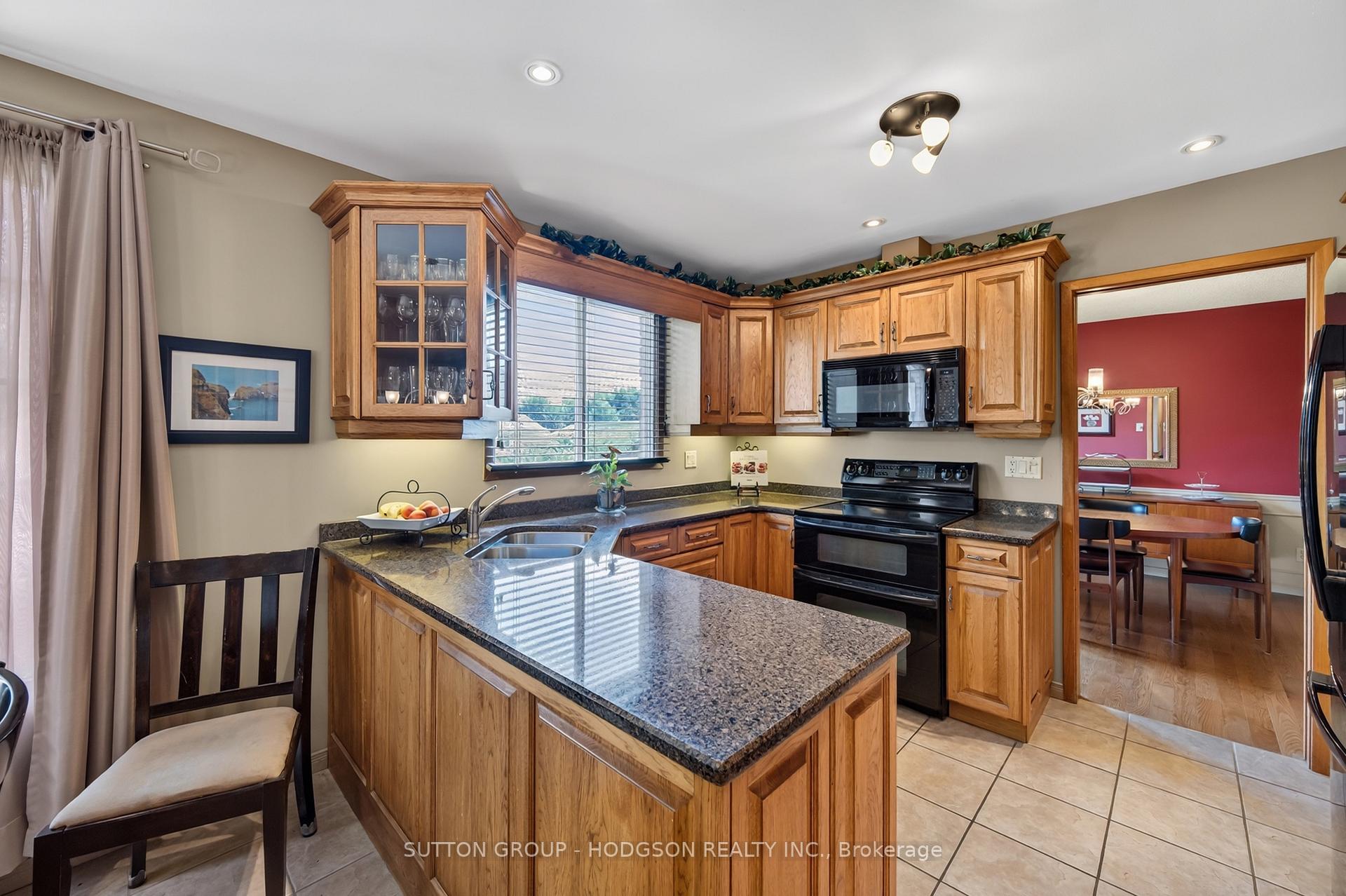 Photo 13 of 738 Cranbrook Road, London, South M — HOMEH
