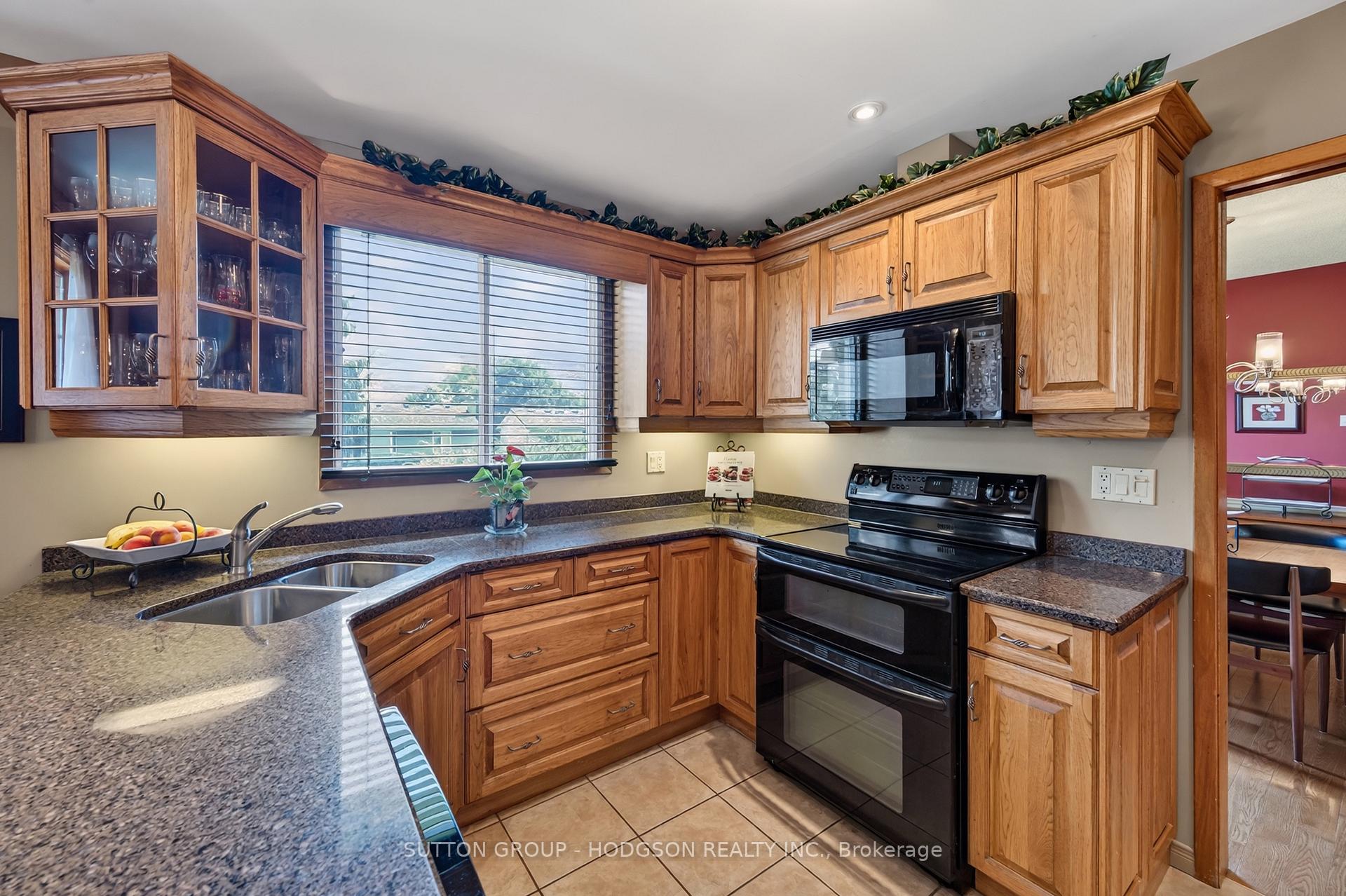 Photo 14 of 738 Cranbrook Road, London, South M — HOMEH