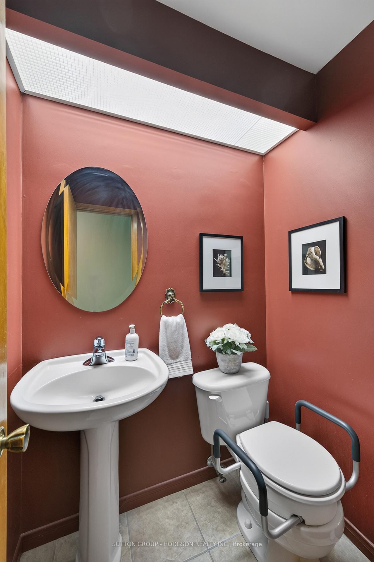 Photo 21 of 738 Cranbrook Road, London, South M — HOMEH