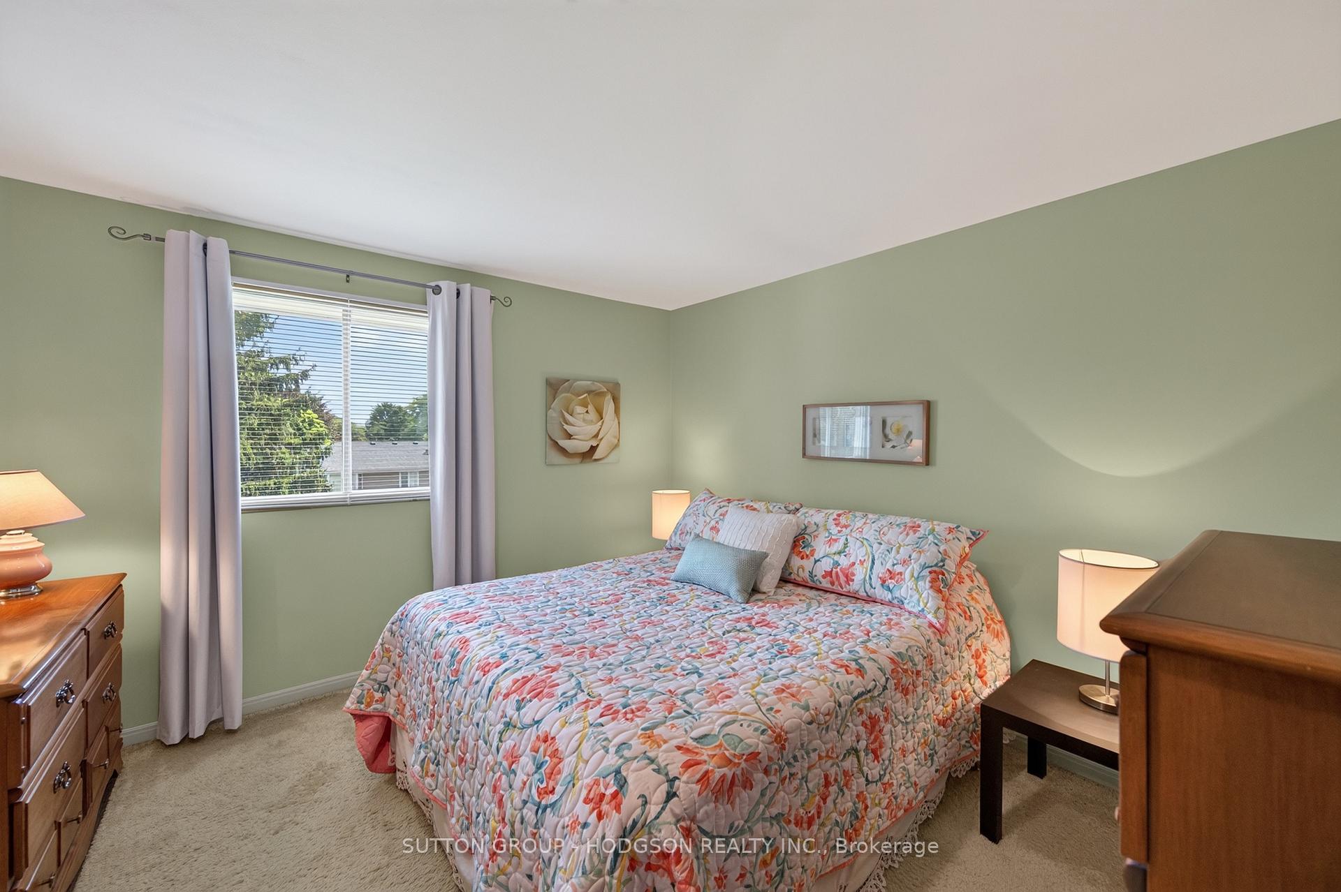 Photo 26 of 738 Cranbrook Road, London, South M — HOMEH