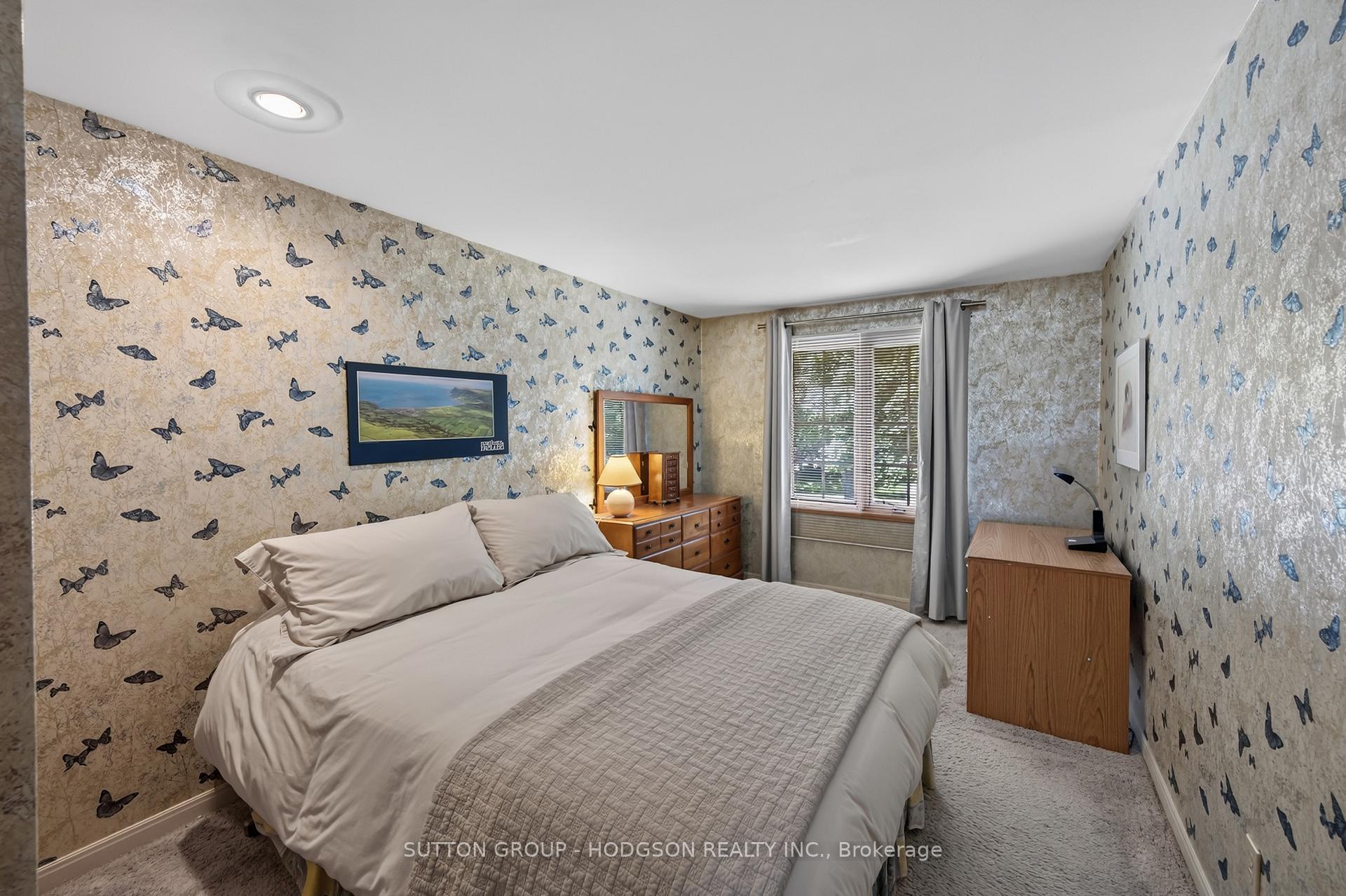 Photo 27 of 738 Cranbrook Road, London, South M — HOMEH